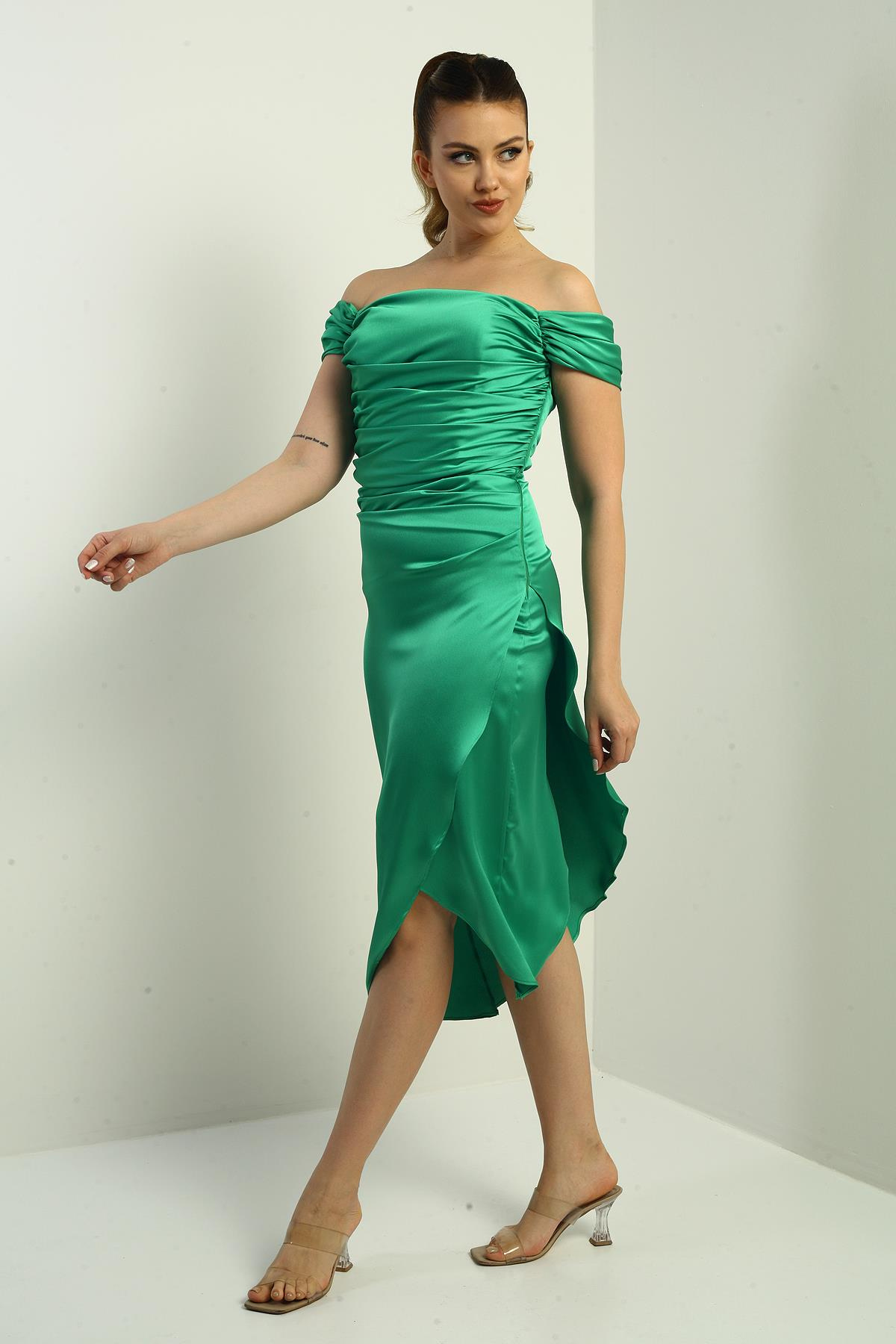 S-25K3050009Kadın Madonna Yaka Drapeli Asimetrik Saten Kısa Elbise