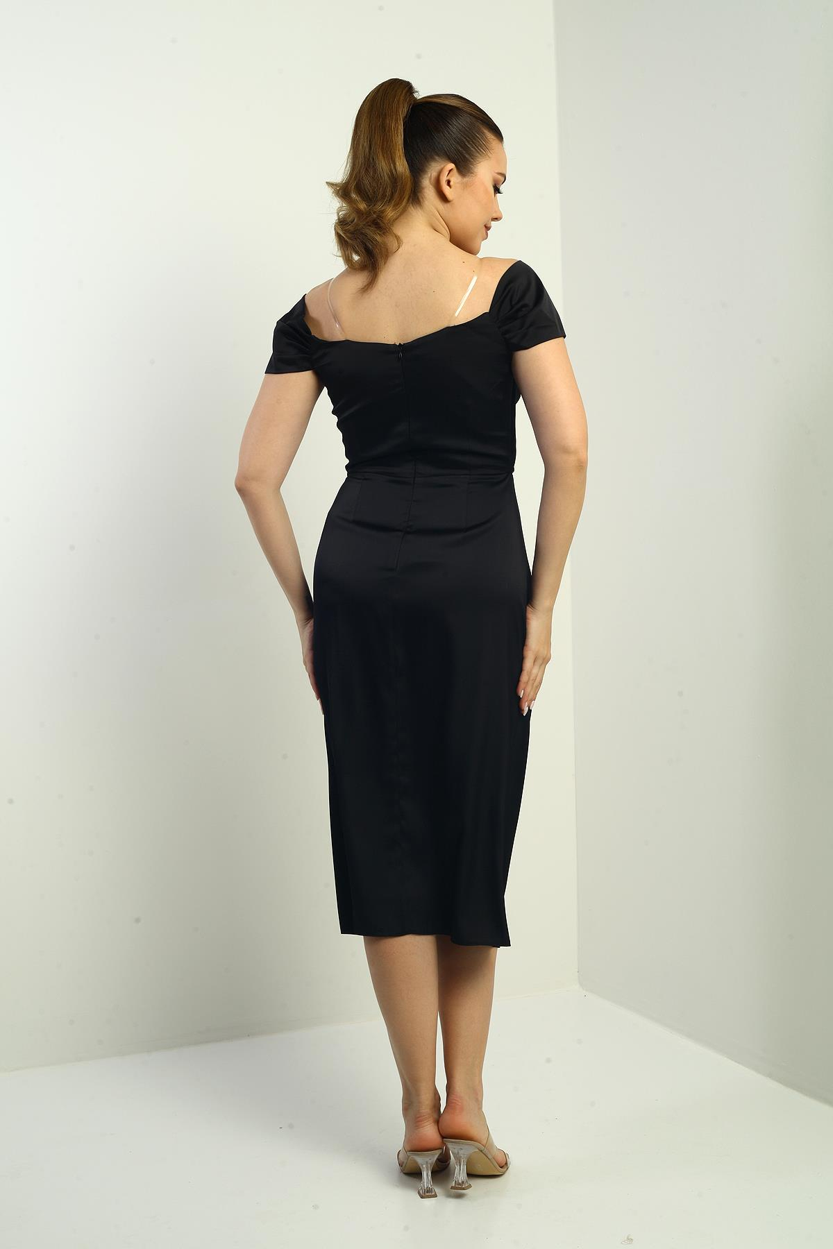 S-25K3050010Madonna Yaka Drapeli Astarlı Saten Kısa Elbise