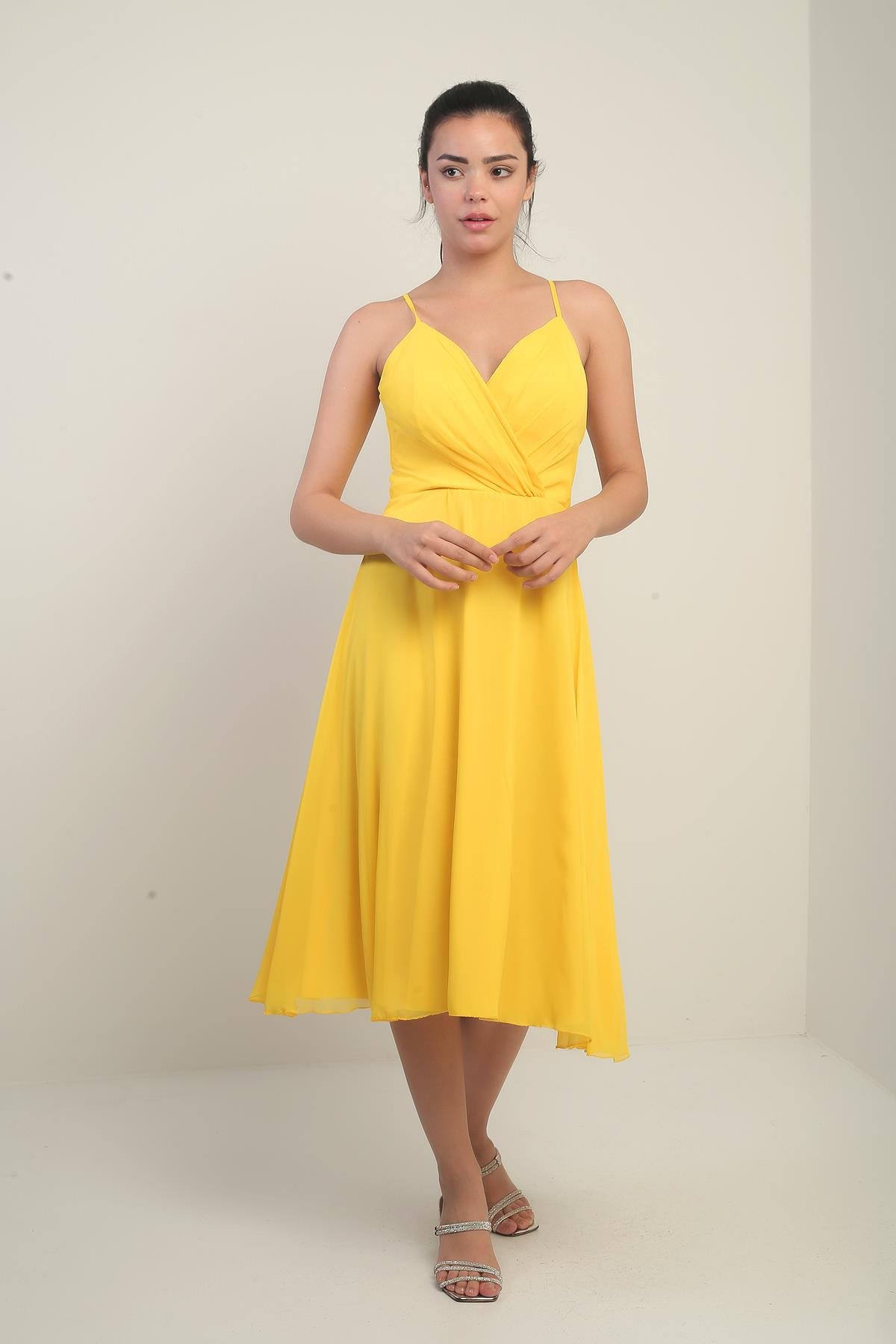 S-25K3050020Kadın İp Askılı Kruvaze Yaka Astarlı Arkası Bağcıklı Kloş Şifon Elbise