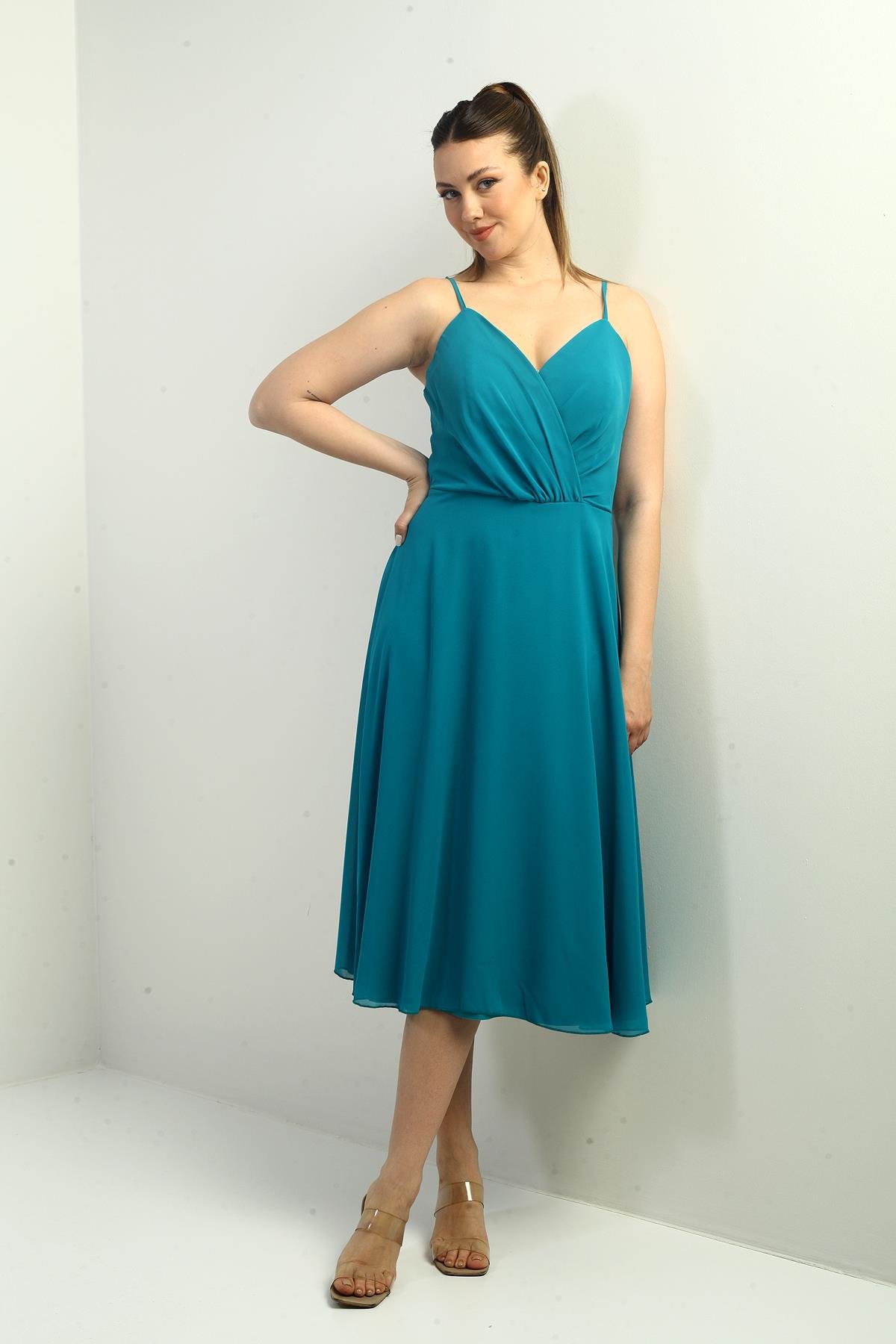 S-25K3050020Kadın İp Askılı Kruvaze Yaka Astarlı Arkası Bağcıklı Kloş Şifon Elbise