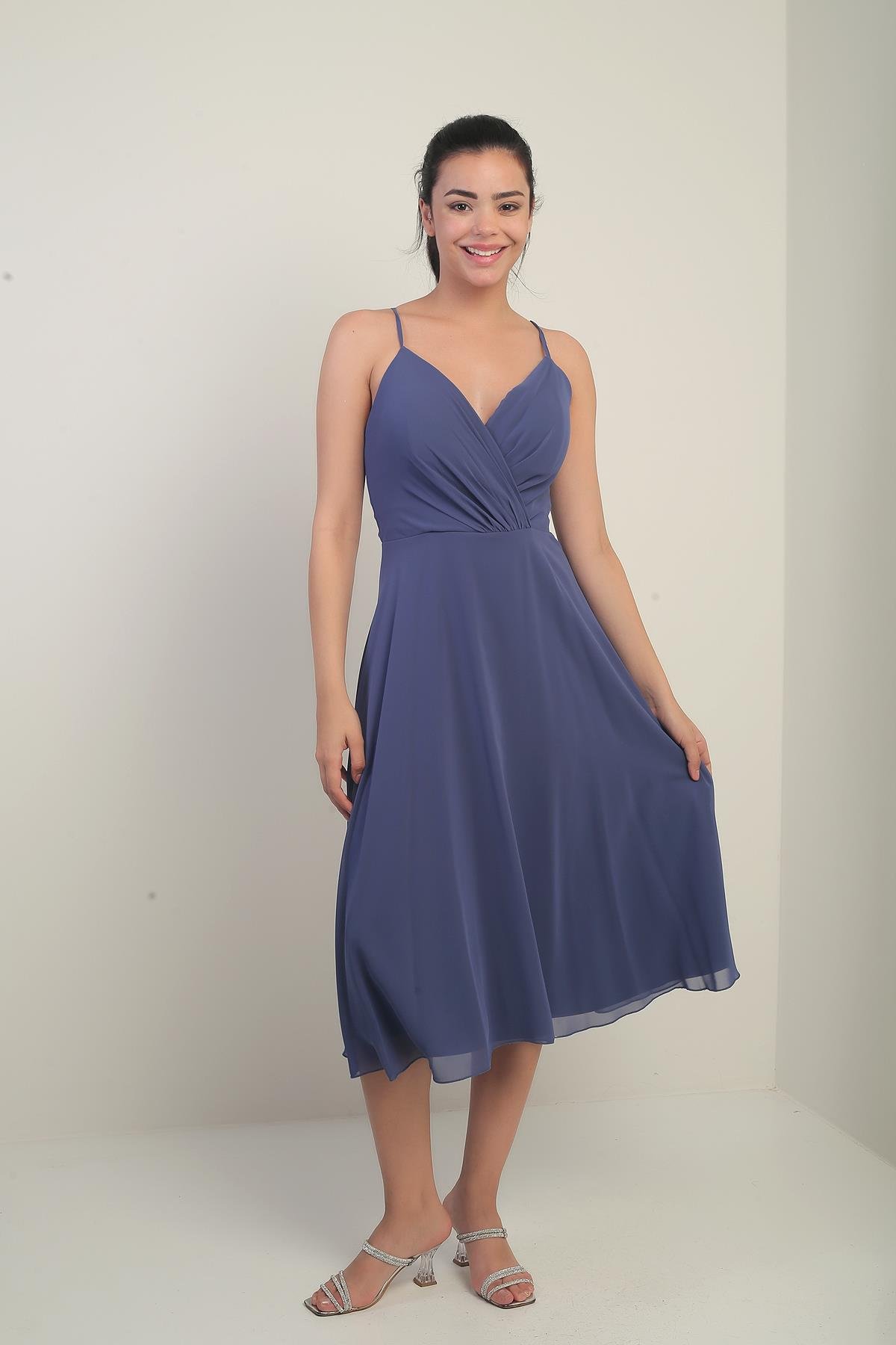 S-25K3050020Kadın İp Askılı Kruvaze Yaka Astarlı Arkası Bağcıklı Kloş Şifon Elbise