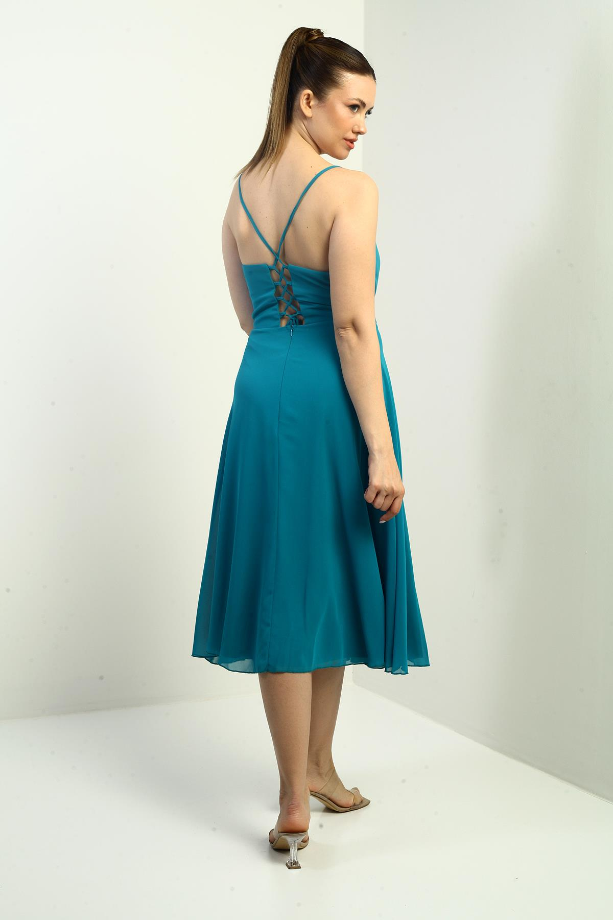 S-25K3050020Kadın İp Askılı Kruvaze Yaka Astarlı Arkası Bağcıklı Kloş Şifon Elbise