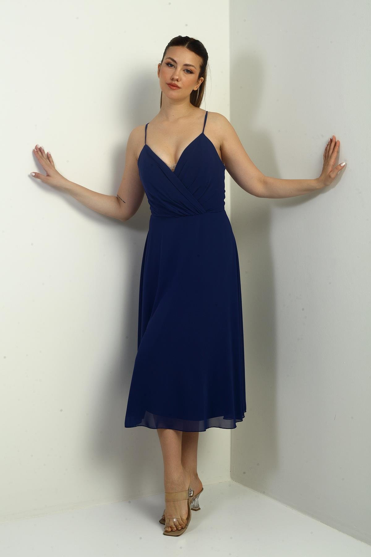 S-25K3050020Kadın İp Askılı Kruvaze Yaka Astarlı Arkası Bağcıklı Kloş Şifon Elbise