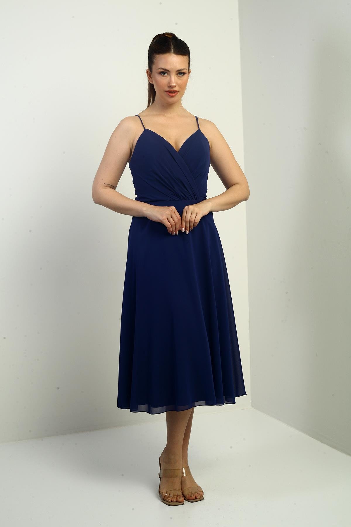 S-25K3050020Kadın İp Askılı Kruvaze Yaka Astarlı Arkası Bağcıklı Kloş Şifon Elbise