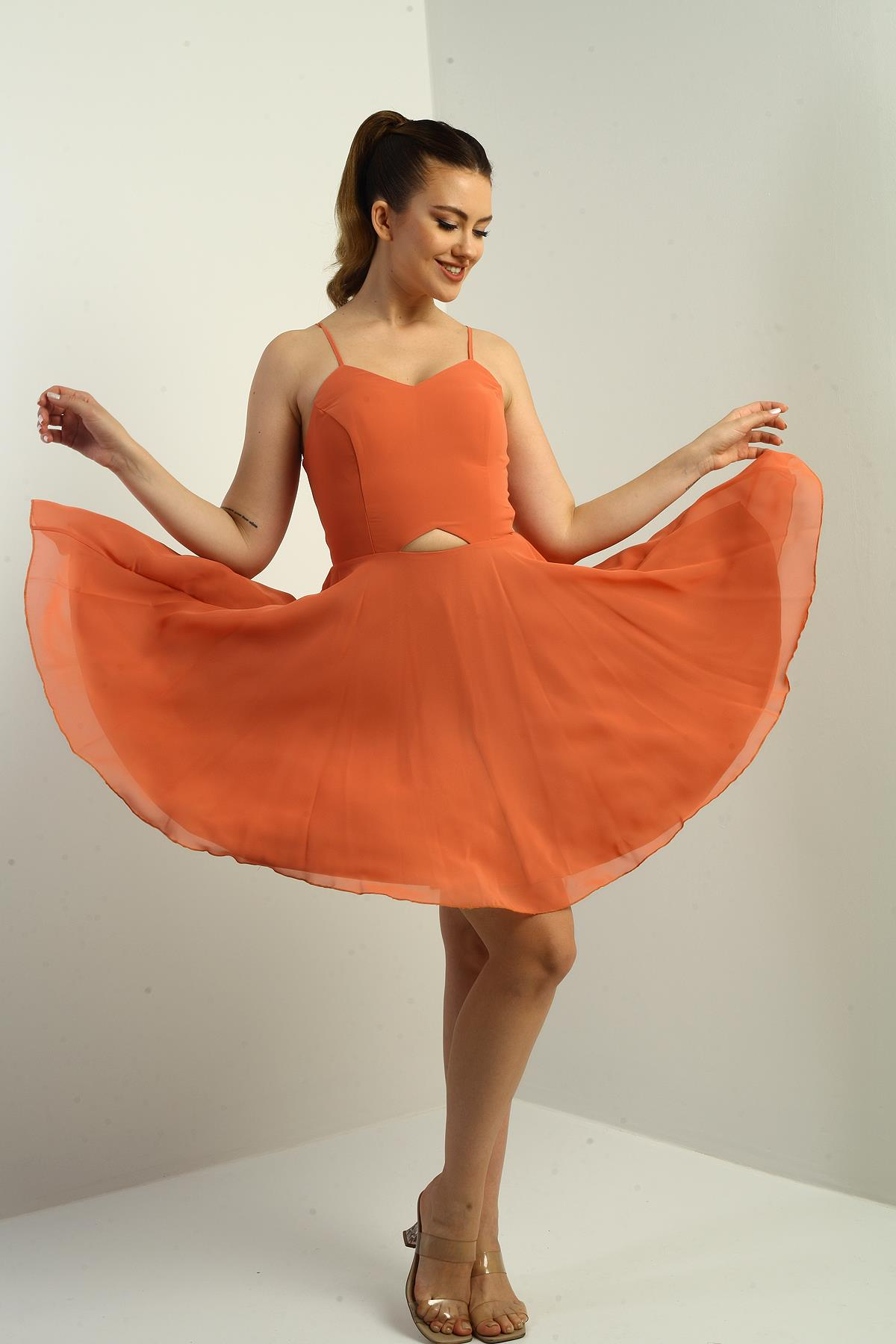 S-25K3050021Kadın İp Askılı Arkası Bağlamalı Önü Pencereli Astarlı Şifon Kısa Kloş Elbise