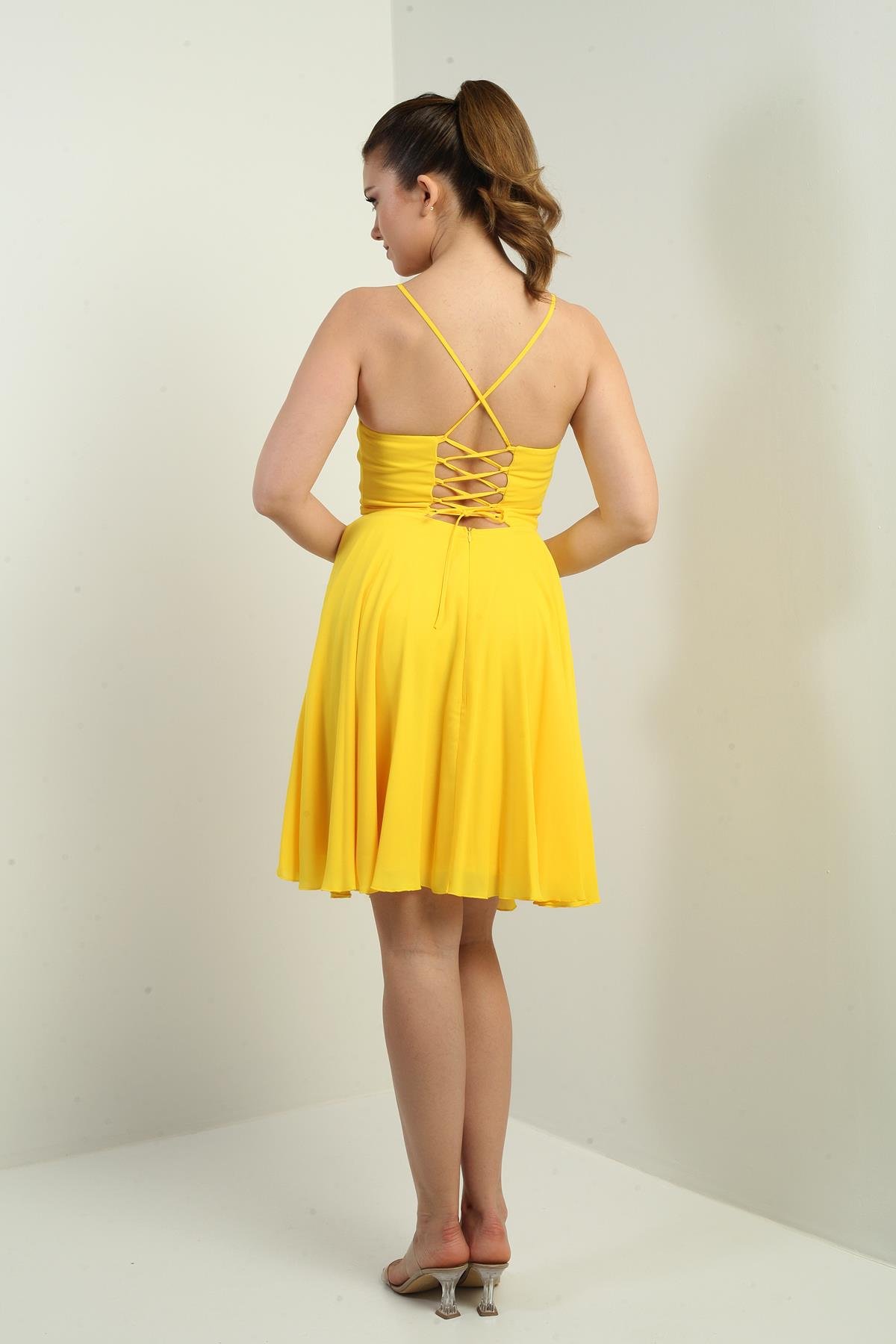 S-25K3050021Kadın İp Askılı Arkası Bağlamalı Önü Pencereli Astarlı Şifon Kısa Kloş Elbise