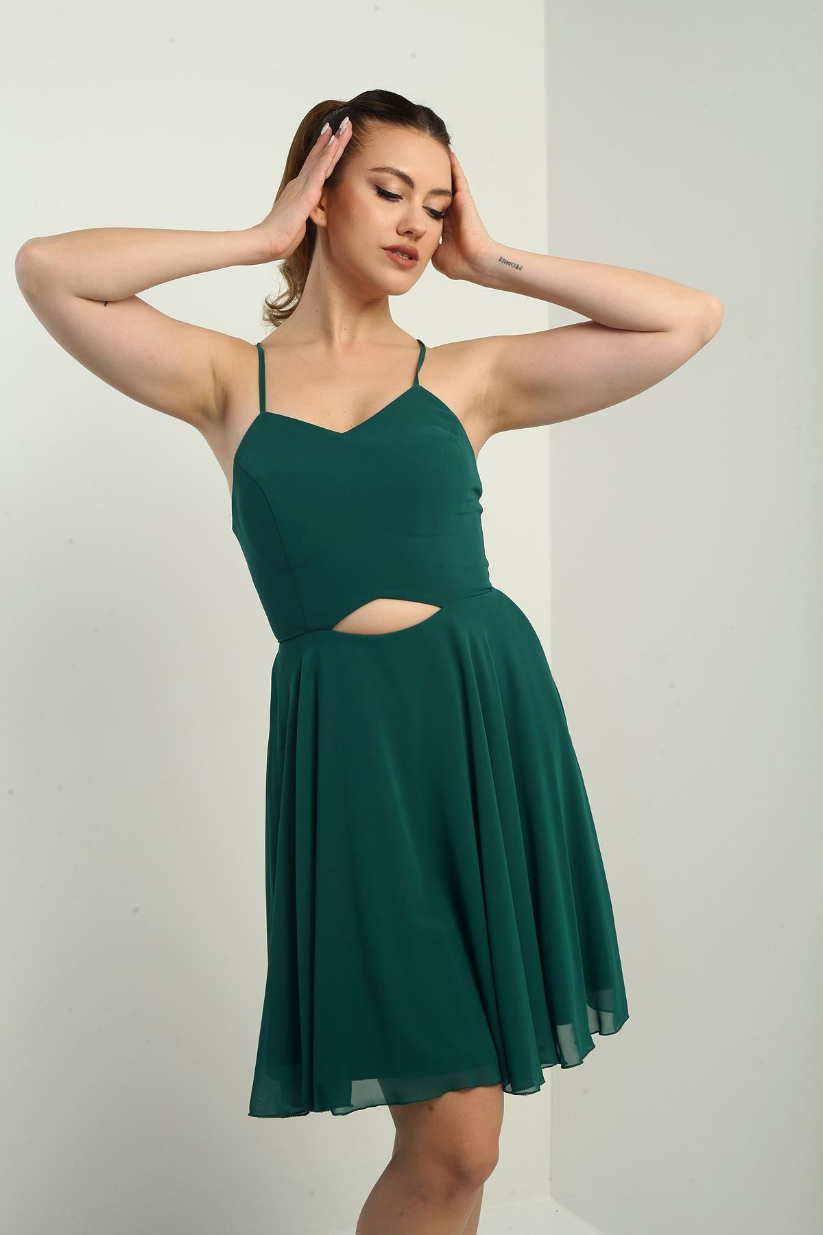 S-25K3050021Kadın İp Askılı Arkası Bağlamalı Önü Pencereli Astarlı Şifon Kısa Kloş Elbise