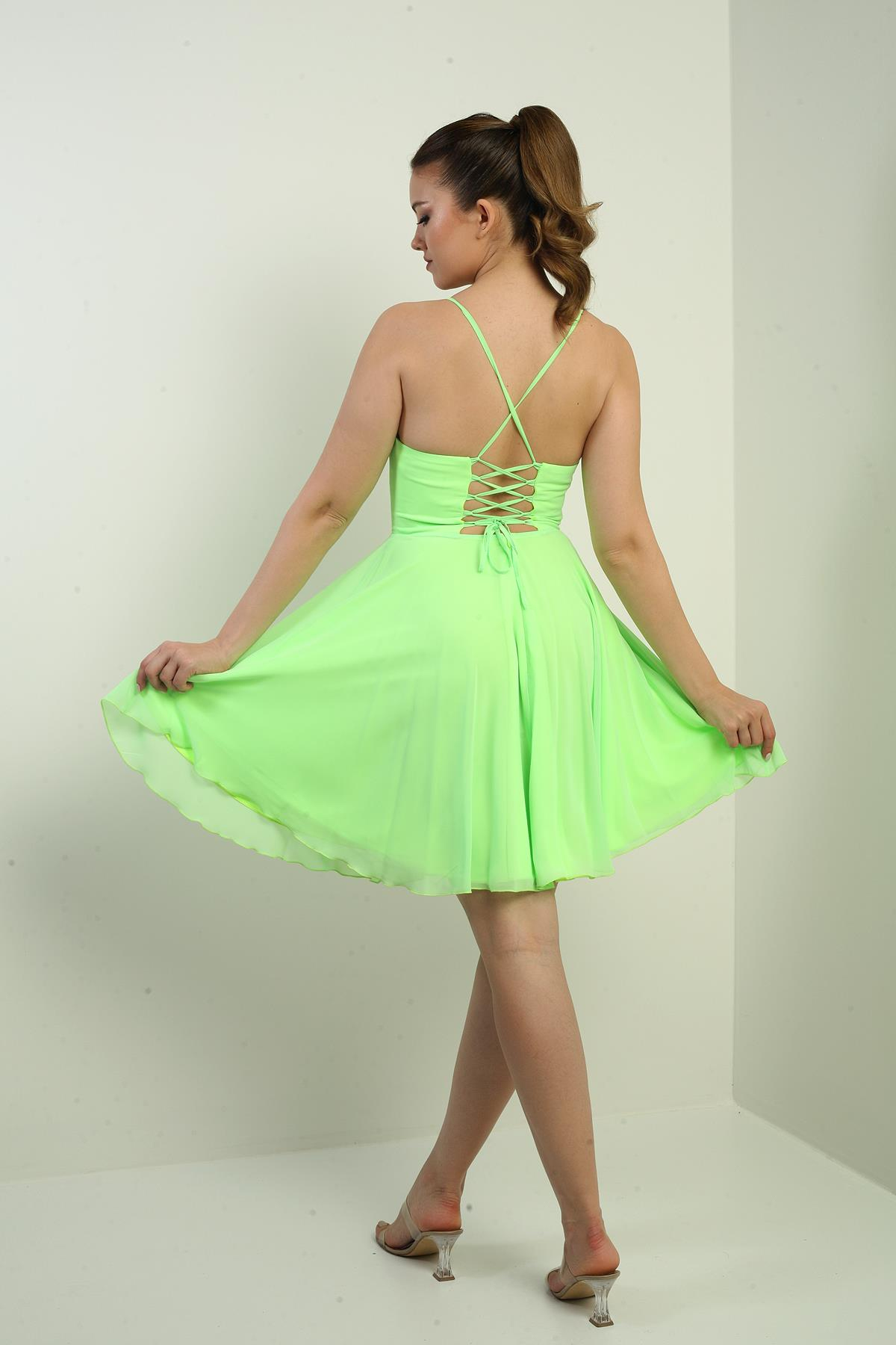 S-25K3050021Kadın İp Askılı Arkası Bağlamalı Önü Pencereli Astarlı Şifon Kısa Kloş Elbise