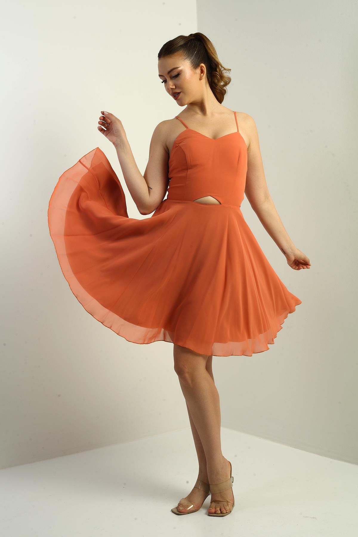 S-25K3050021Kadın İp Askılı Arkası Bağlamalı Önü Pencereli Astarlı Şifon Kısa Kloş Elbise