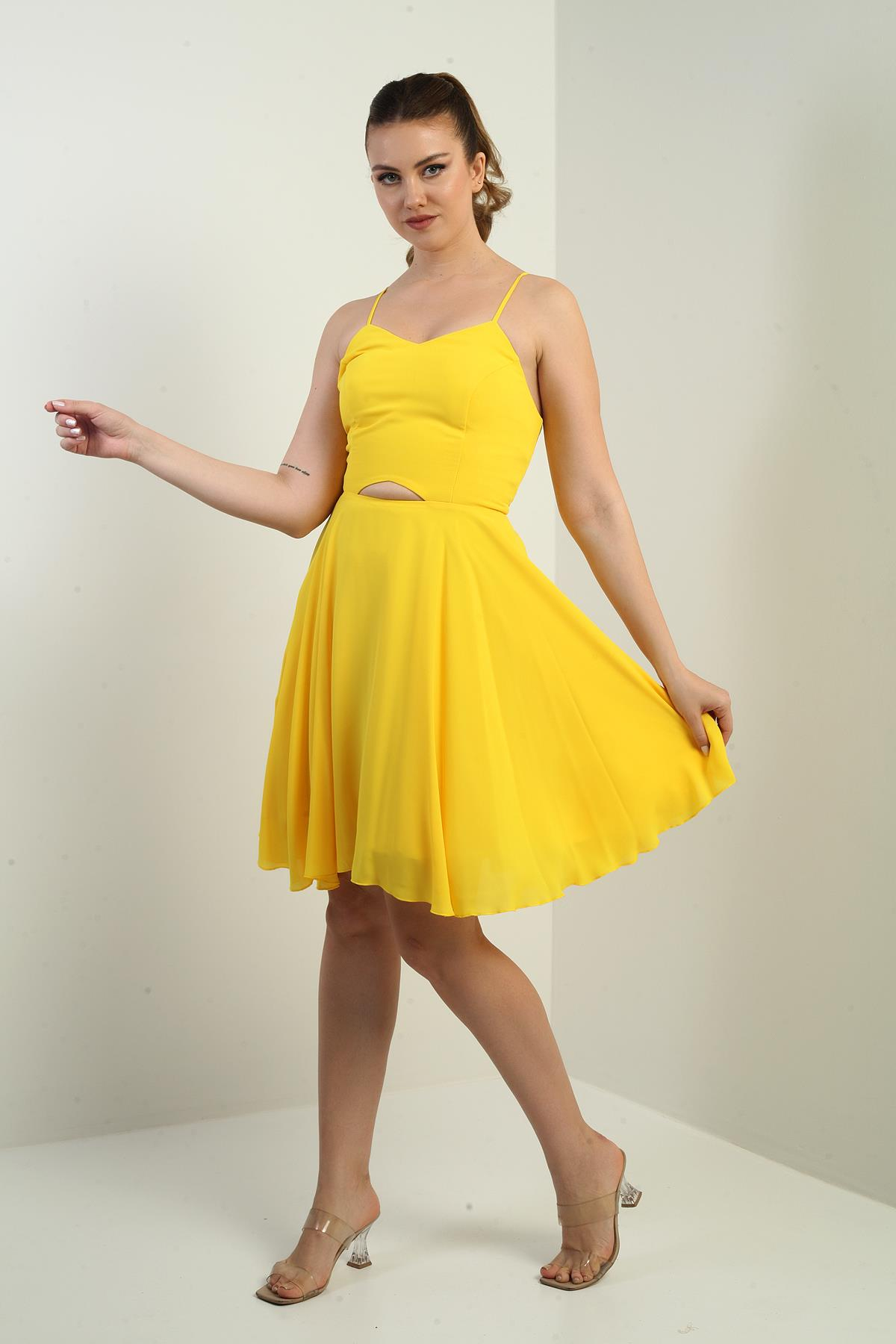 S-25K3050021Kadın İp Askılı Arkası Bağlamalı Önü Pencereli Astarlı Şifon Kısa Kloş Elbise