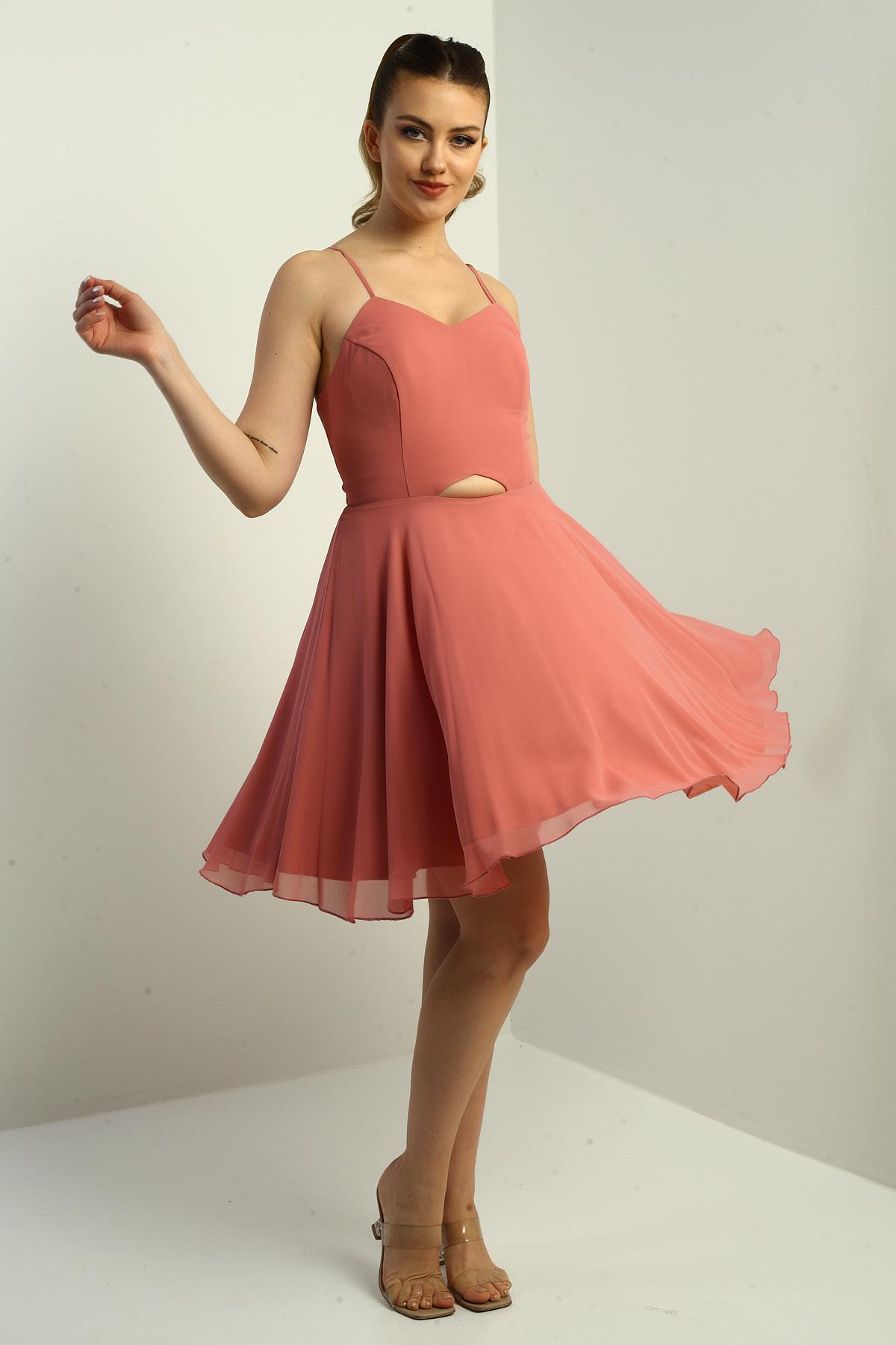 S-25K3050021Kadın İp Askılı Arkası Bağlamalı Önü Pencereli Astarlı Şifon Kısa Kloş Elbise