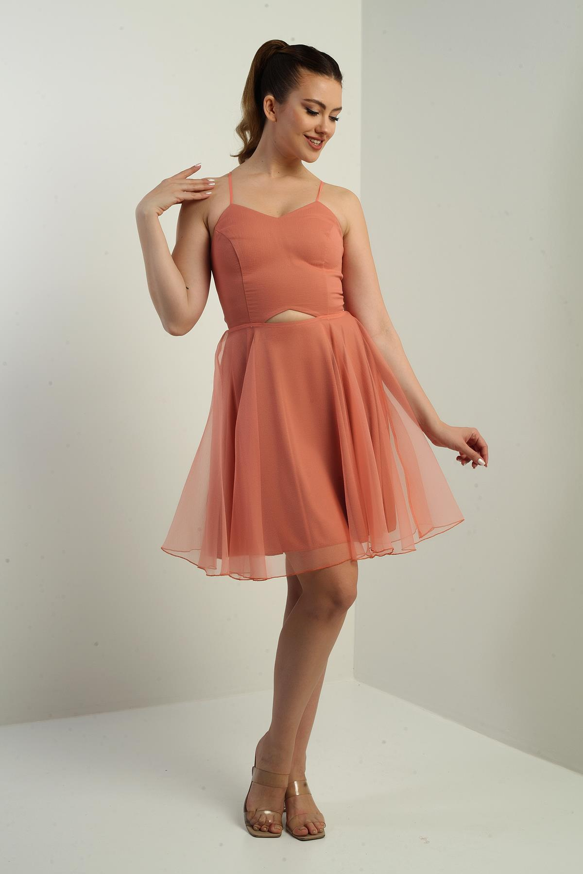 S-25K3050022Kadın İp Askılı Arkası Bağcıklı Önü Pencereli Astarlı Dalya Organze Kloş Kısa Elbise