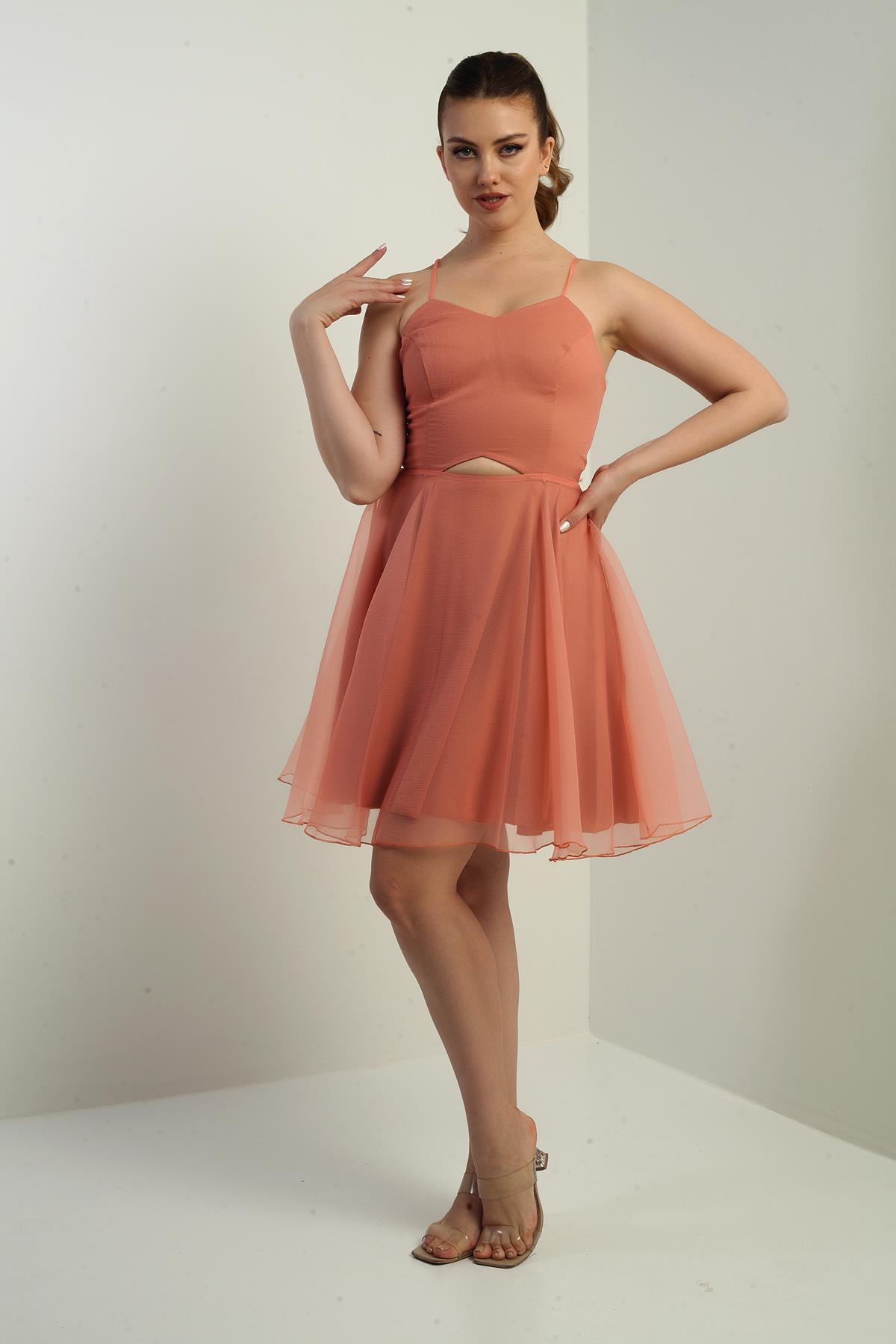 S-25K3050022Kadın İp Askılı Arkası Bağcıklı Önü Pencereli Astarlı Dalya Organze Kloş Kısa Elbise