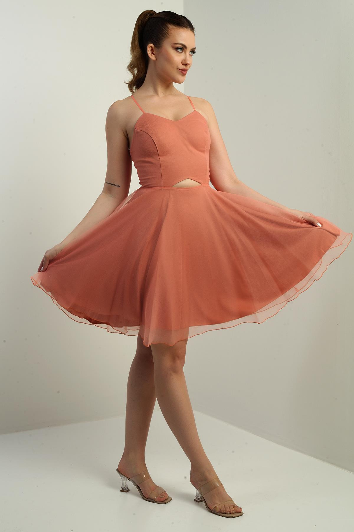 S-25K3050022Kadın İp Askılı Arkası Bağcıklı Önü Pencereli Astarlı Dalya Organze Kloş Kısa Elbise