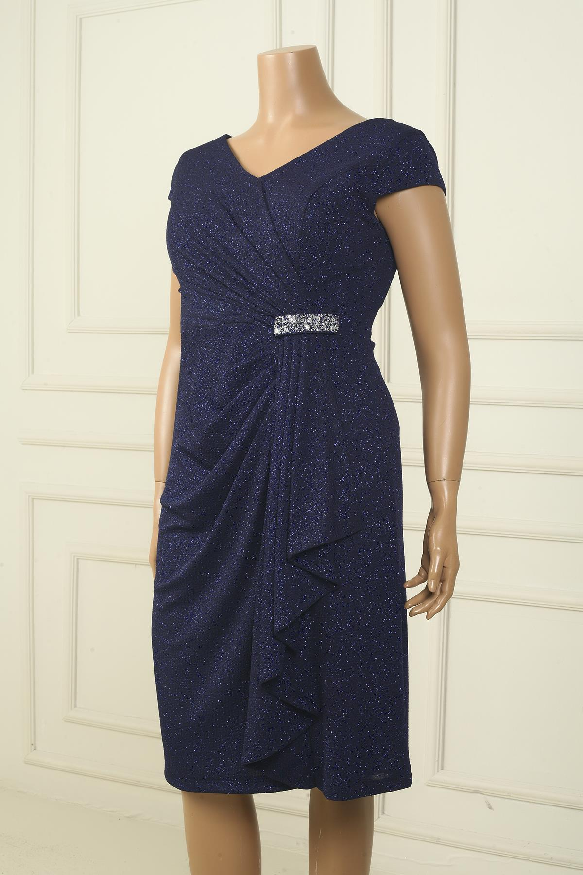 S-25K3630001Kadın Ön Arka V Yaka Tırnak Kollu Astarlı Yanı Taş Detaylı Mendilli B.B Simli Kısa Elbise