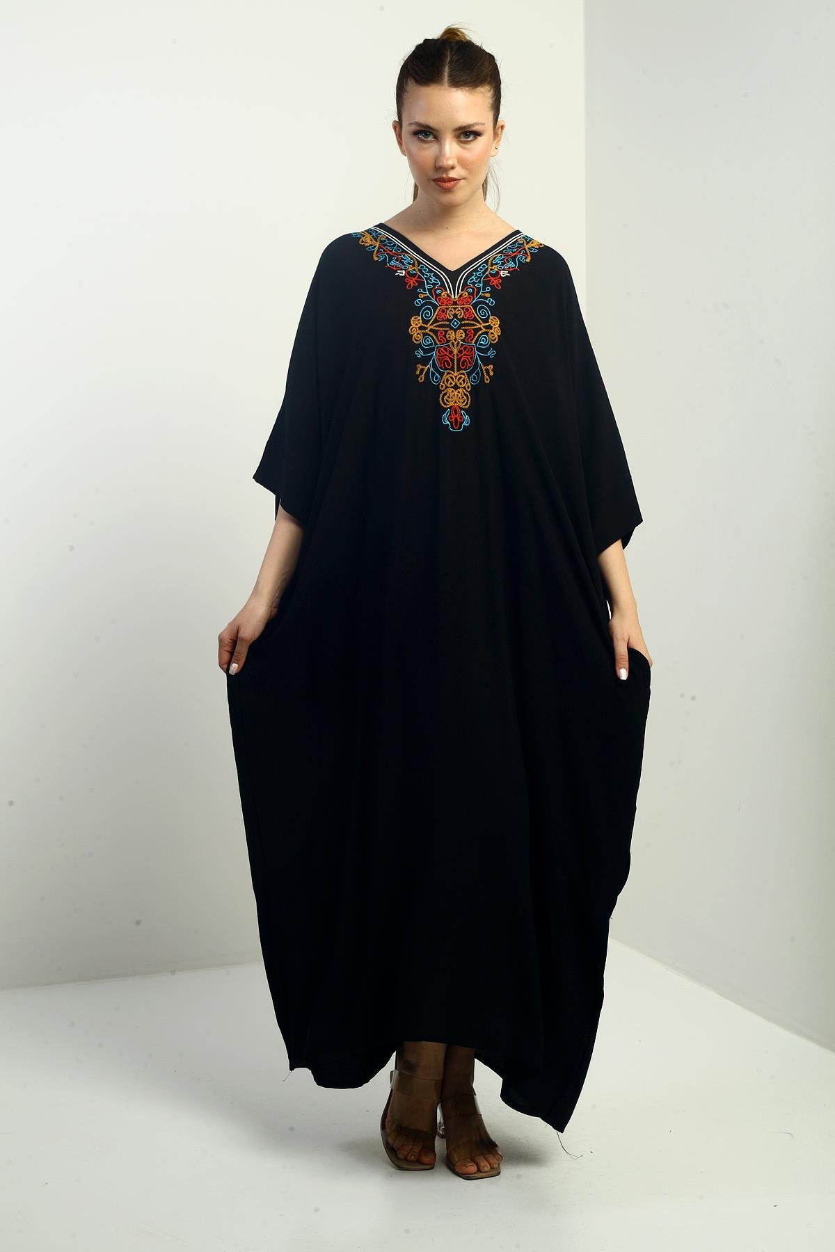 S-25K3880002Kadın V Yaka Nakışlı Cepli Oversize Uzun Elbise