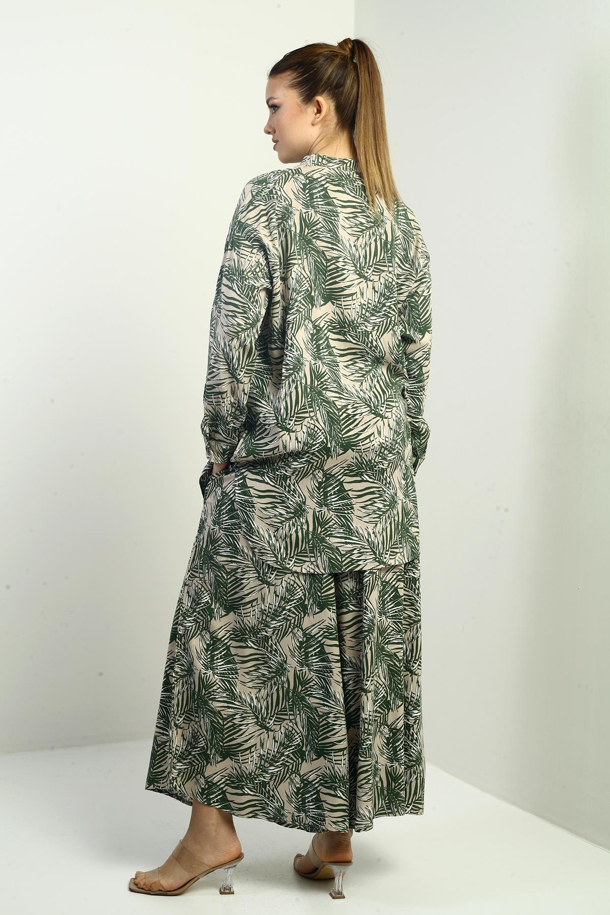 S-25K3880006Kadın Yanları Yırtmaçlı Tunik Gömlek Beli Lastikli Cepli Palazzo Pantolon Yaprak Desenli Oversize 2'li Takım