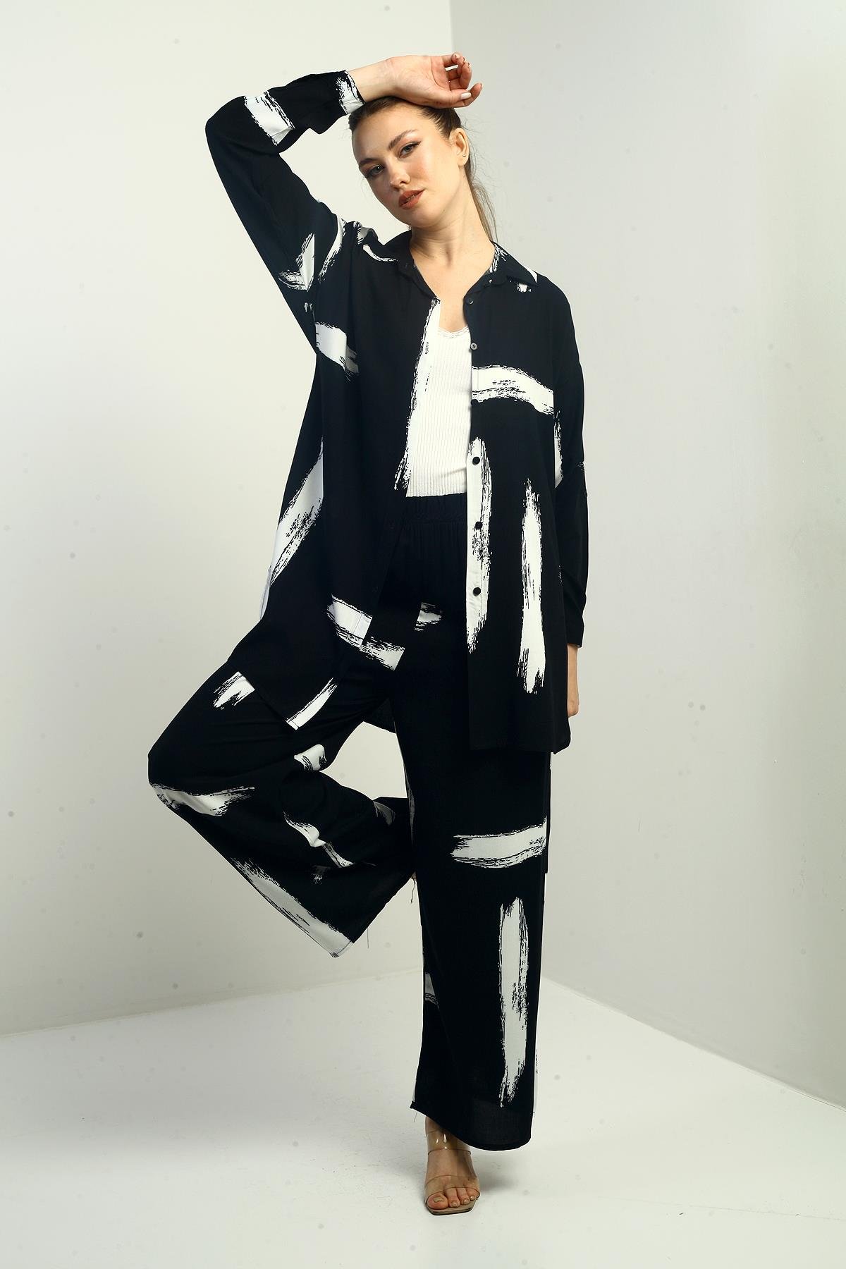 S-25K3880008Kadın Yanları Yırtmaçlı Tunik Gömlek Beli Lastikli Cepli Paazzo Pantolon Fırça Desen Oversize 2'li Takım