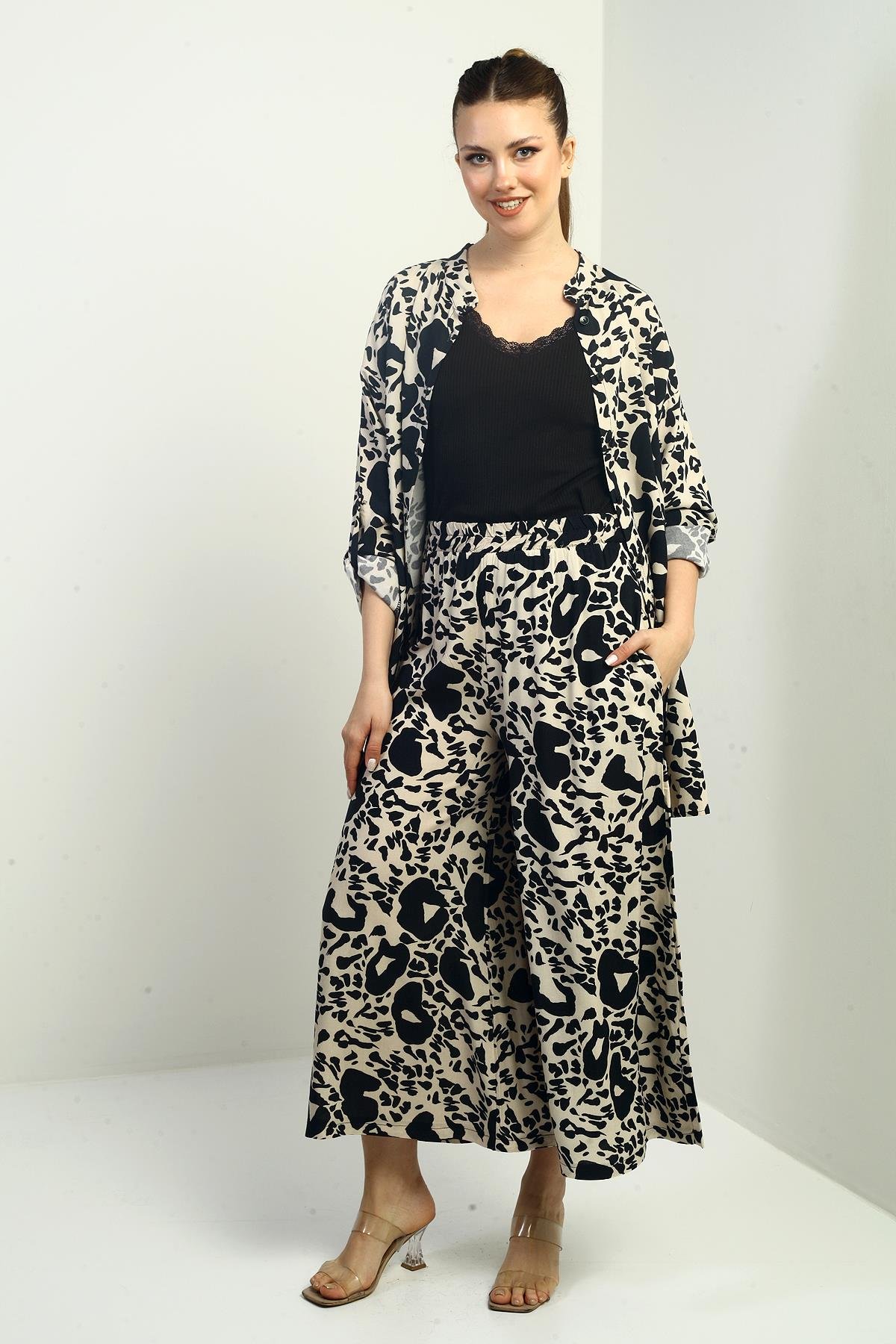 S-25K3880010Kadın Yanları Yırtmaçlı Tunik Gömlek Beli Lastikli Cepli Palazzo Pantolon Karışık Desenli Oversize 2'li Takım