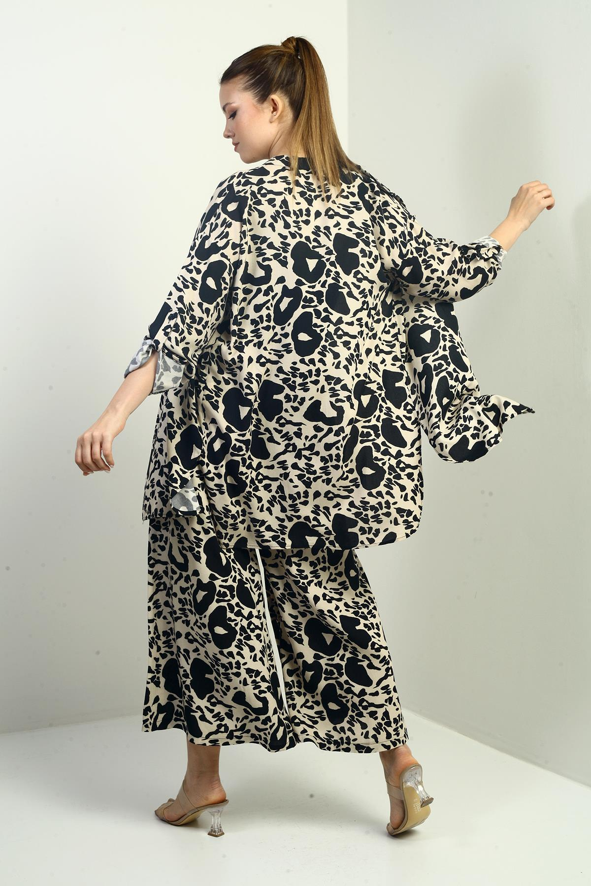 S-25K3880010Kadın Yanları Yırtmaçlı Tunik Gömlek Beli Lastikli Cepli Palazzo Pantolon Karışık Desenli Oversize 2'li Takım