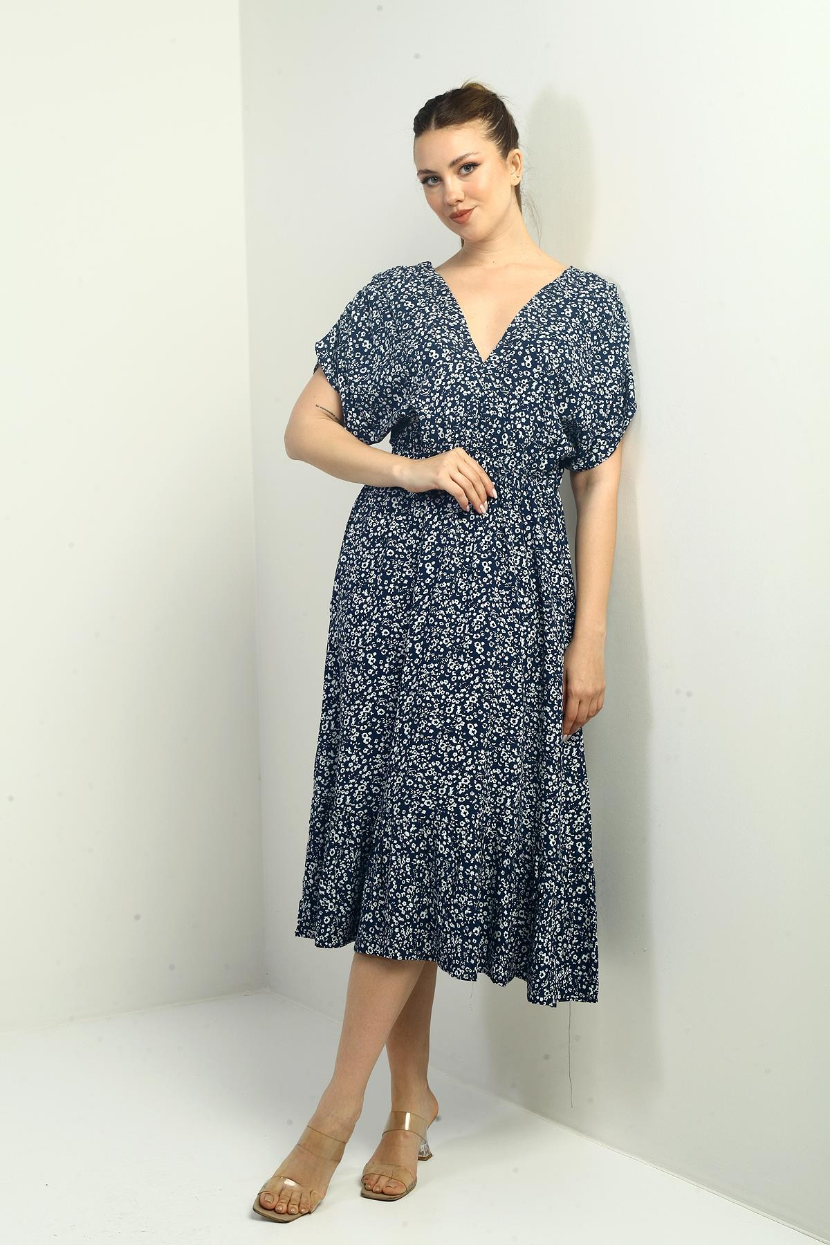 S-25K3880013Kadın Ön Arka V Yaka Yarasa Kollu Mini Çiçekli Cepli Fırfırlı Elbise