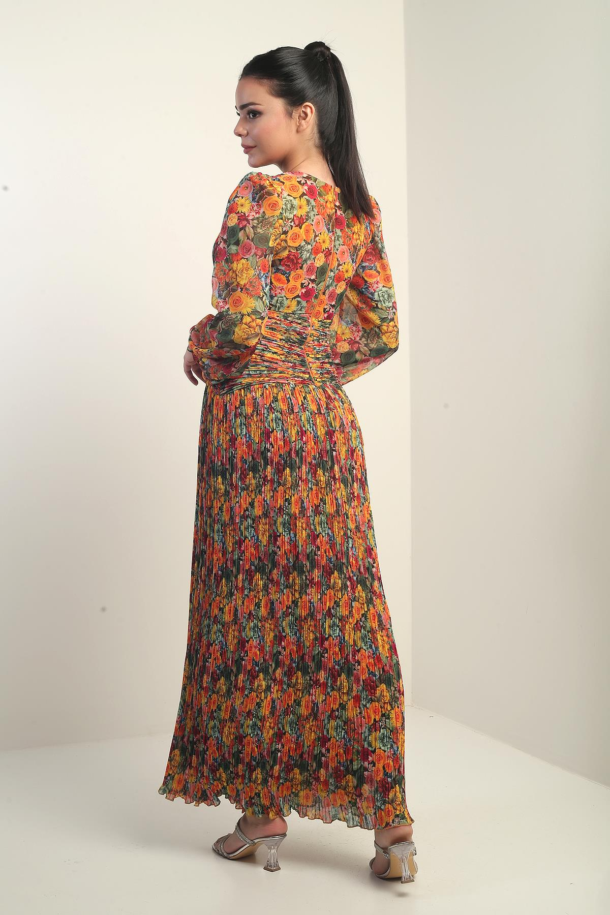 S-25Y0130002Kadın V Yaka Astarlı Çiçek Desenli Komple Pileli Şifon Uzun Elbise