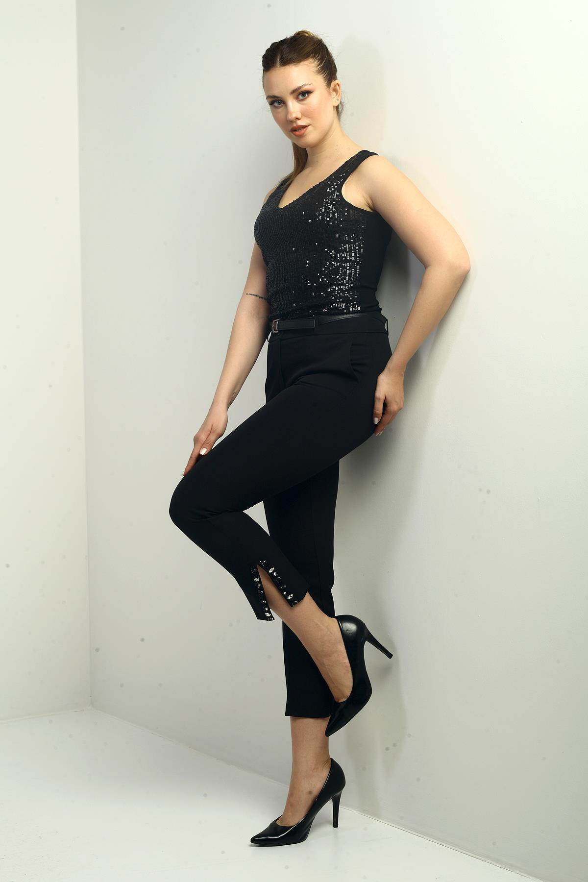 S-25Y0190002Kadın Beli Kemerli Yandan Cepli Paça Taş Detaylı Pantolon