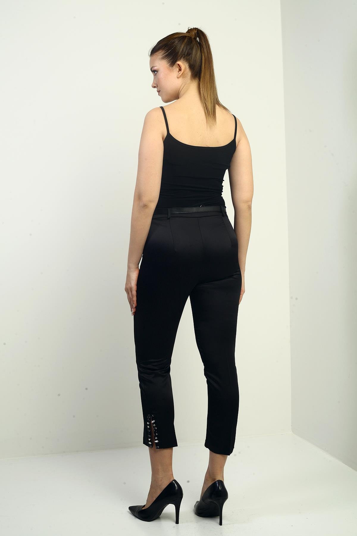 S-25Y0190003Kadın Beli Kemerli Yandan Cepli Paçası Taşlı Saten Pantolon