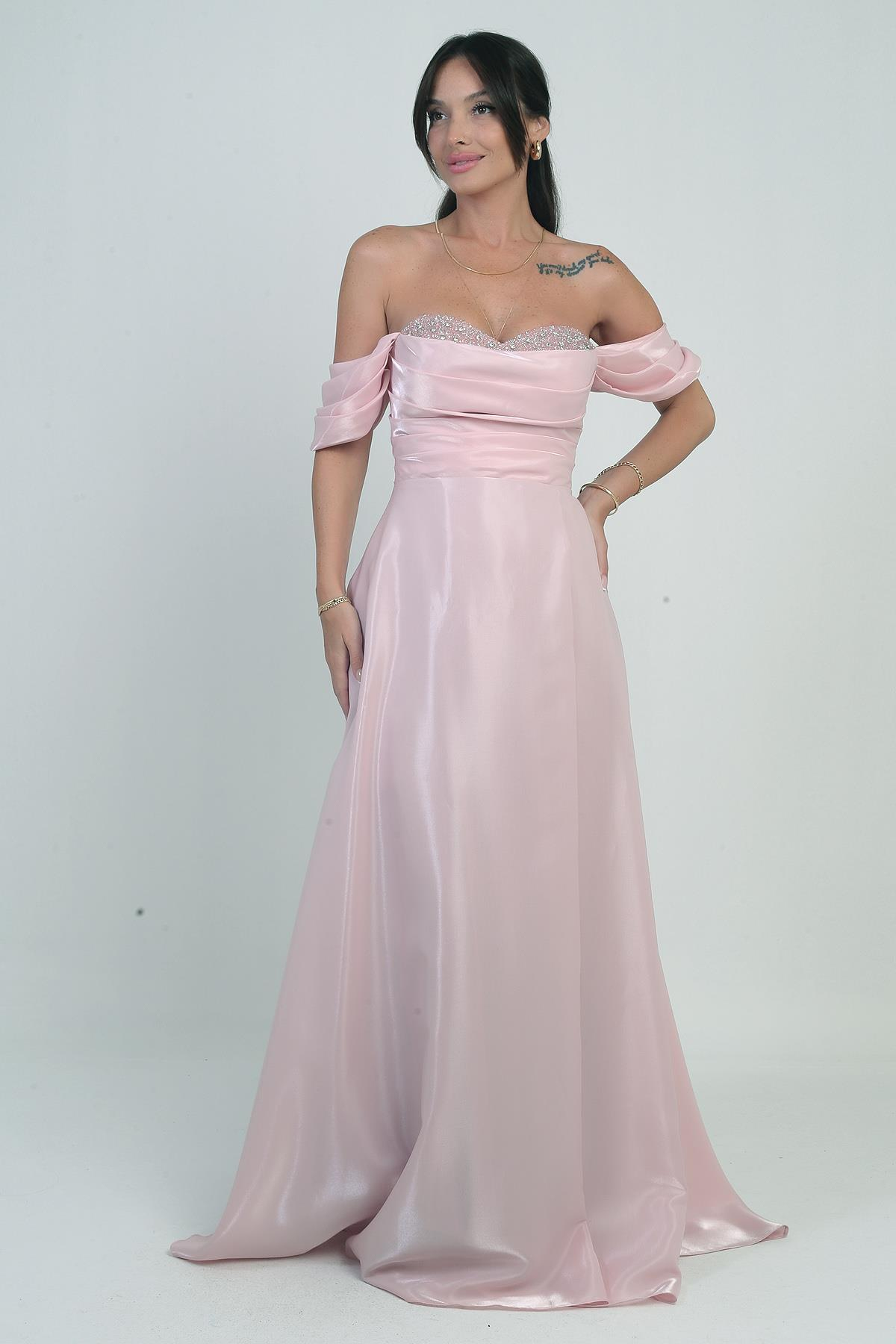 S-25Y0230021Kadın Parlak Taş Detaylı Straplez Düşük Kollu Organze Uzun Elbise