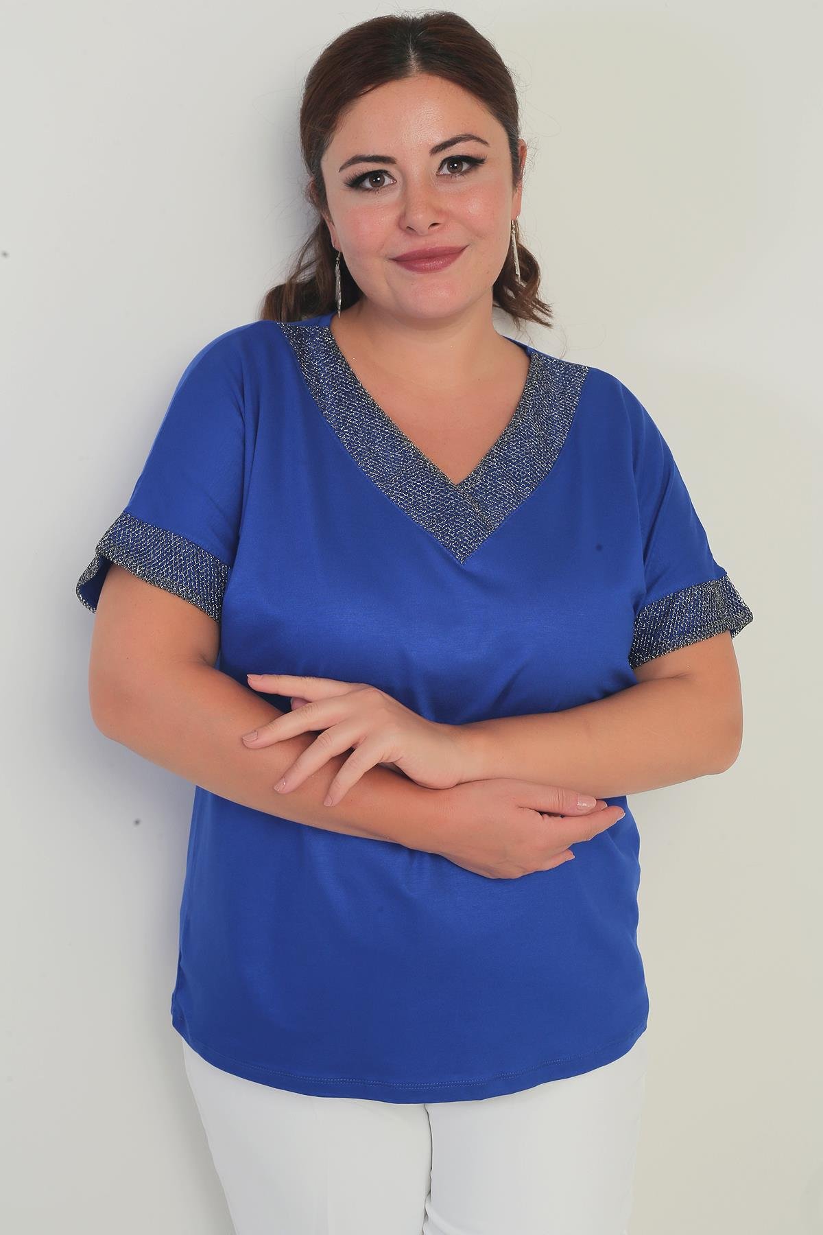 S-25Y0270001Kadın Yaka Ve Kol Ucu Simli File Detaylı Büyük Beden Bluz