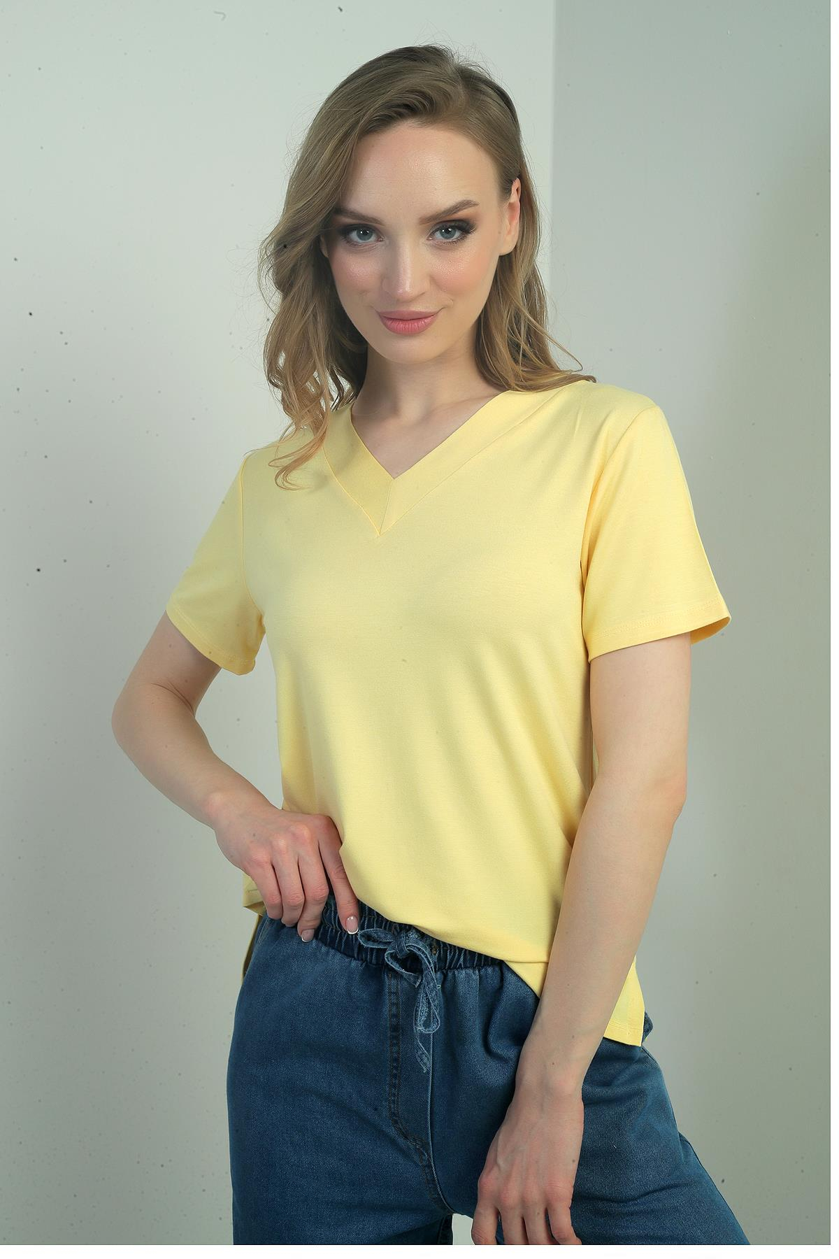 S-25Y0270003Kadın V Yaka Yırtmaçlı Kısa Kol Bluz