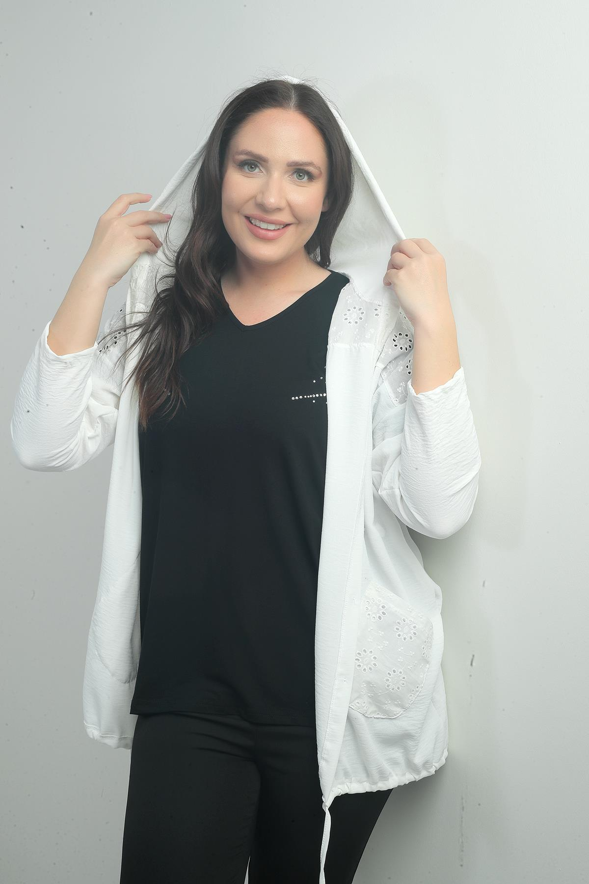 S-25Y0270015Kadın Kapüşonlu Önü Düğmeli Cepli Fistolu Büyük Beden Hırka