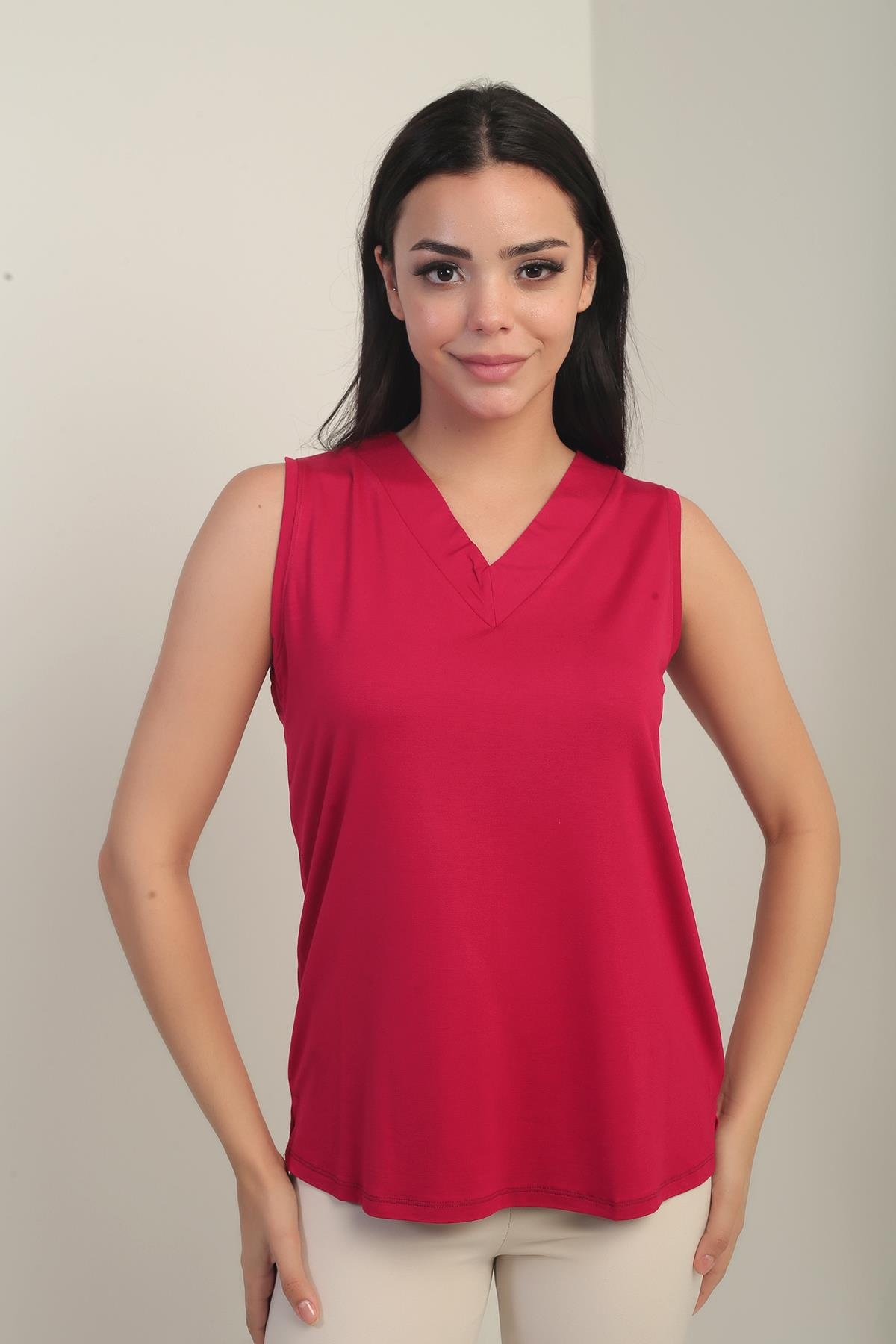 S-25Y0270021Kadın V Yaka Kolsuz Likralı Bluz