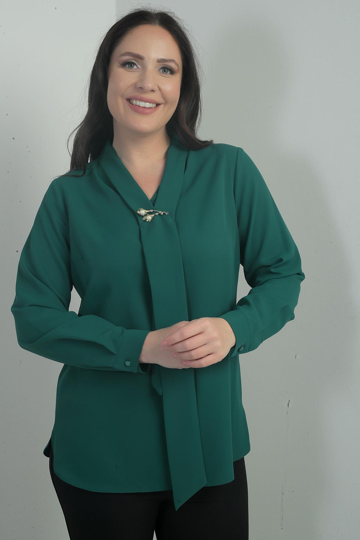 S-25Y1040001Kadın V Yaka Fularlı Krep Saten Büyük Beden Bluz