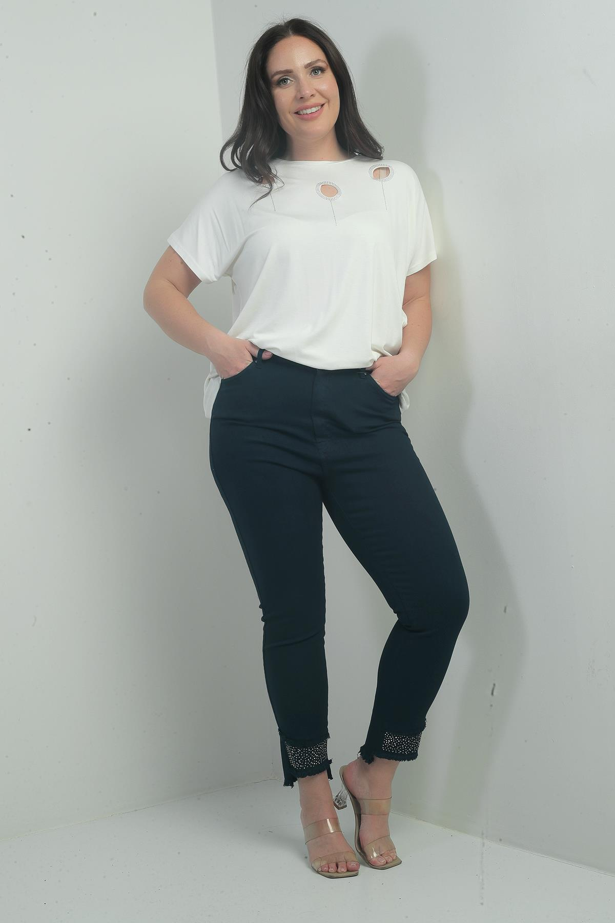 S-25Y1830007Kadın Dar Paça Taş Ve Püskül Detaylı Likralı Büyük Beden Kanvas Pantolon