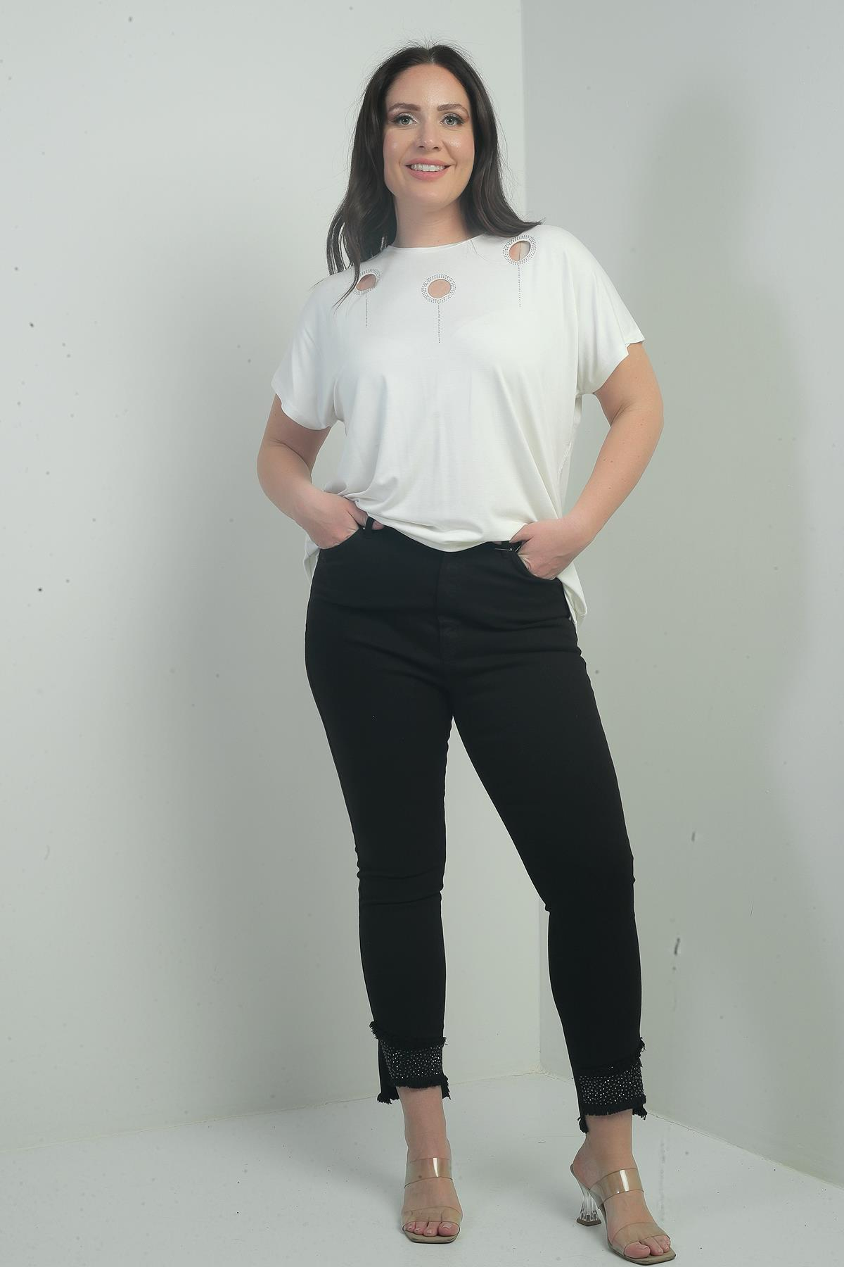 S-25Y1830007Kadın Dar Paça Taş Ve Püskül Detaylı Likralı Büyük Beden Kanvas Pantolon