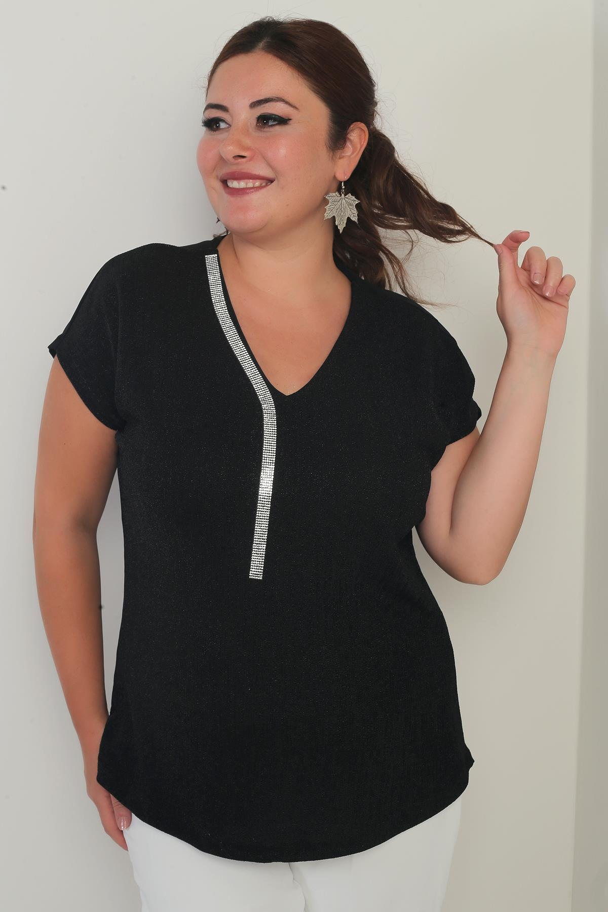 S-25Y1830018Kadın V Yaka Önü Simli Şerit Taş Detaylı  Büyük Beden Likralı Bluz