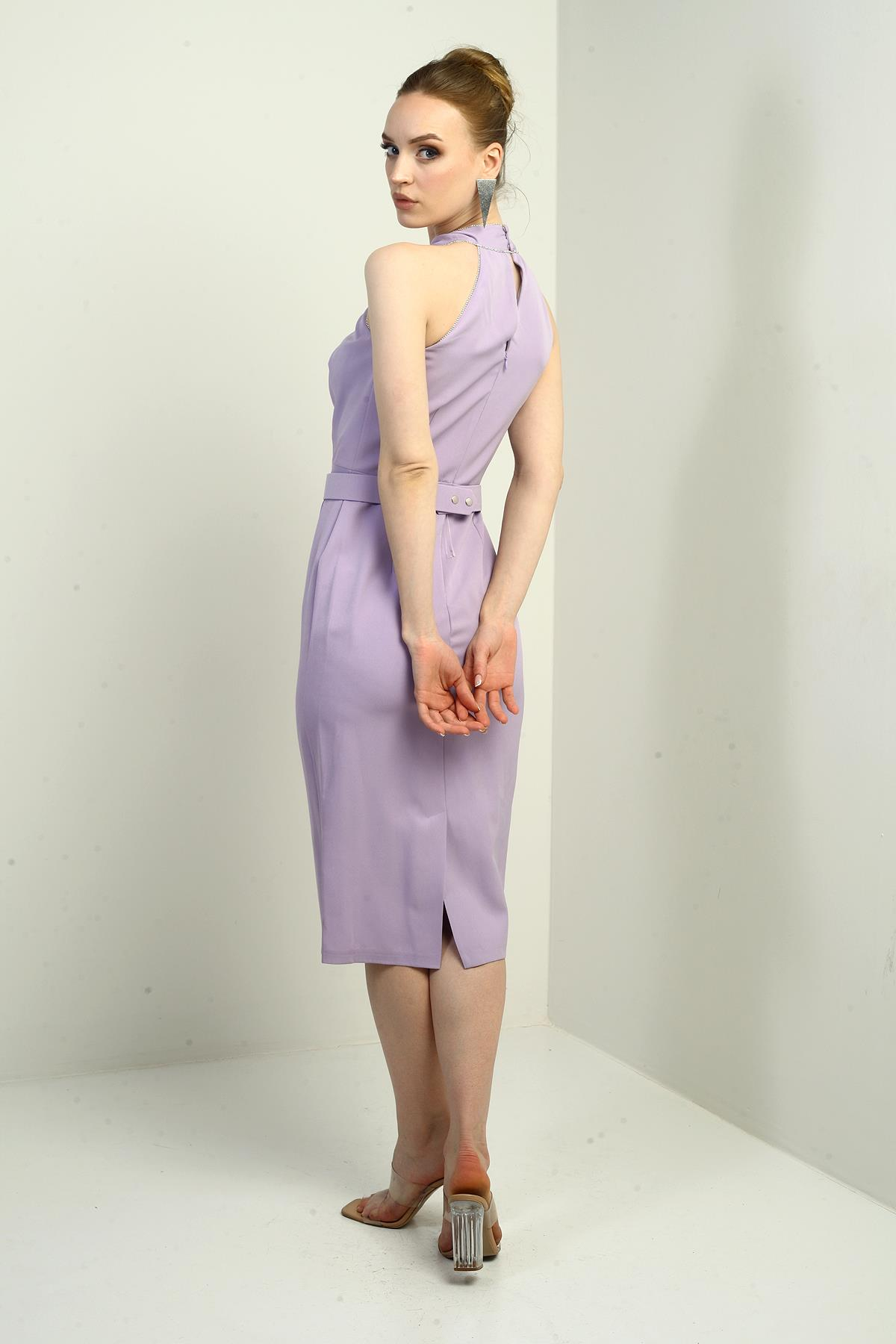 S-25Y2580014Kadın Taşlı Çapraz Yaka Beli Kemerli Midi Krep Elbise