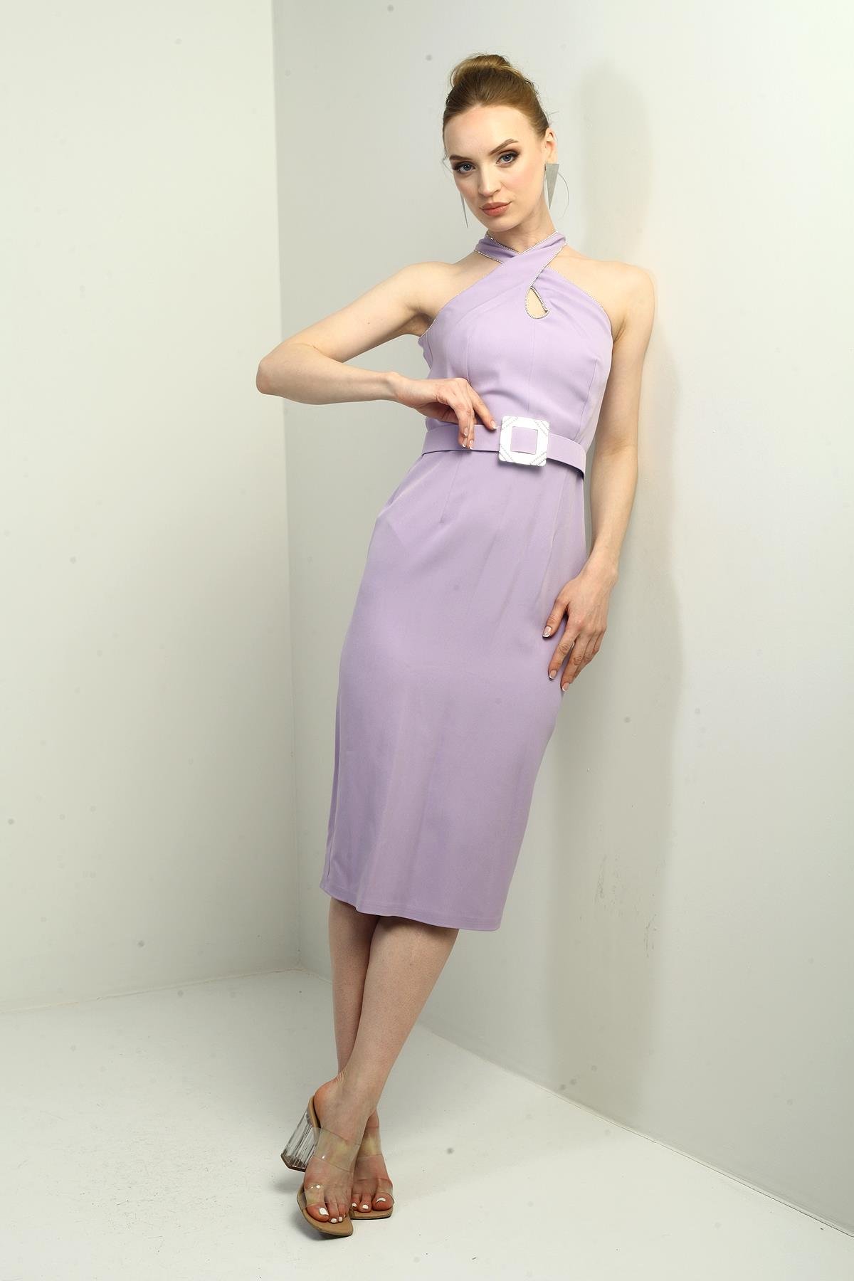 S-25Y2580014Kadın Taşlı Çapraz Yaka Beli Kemerli Midi Krep Elbise