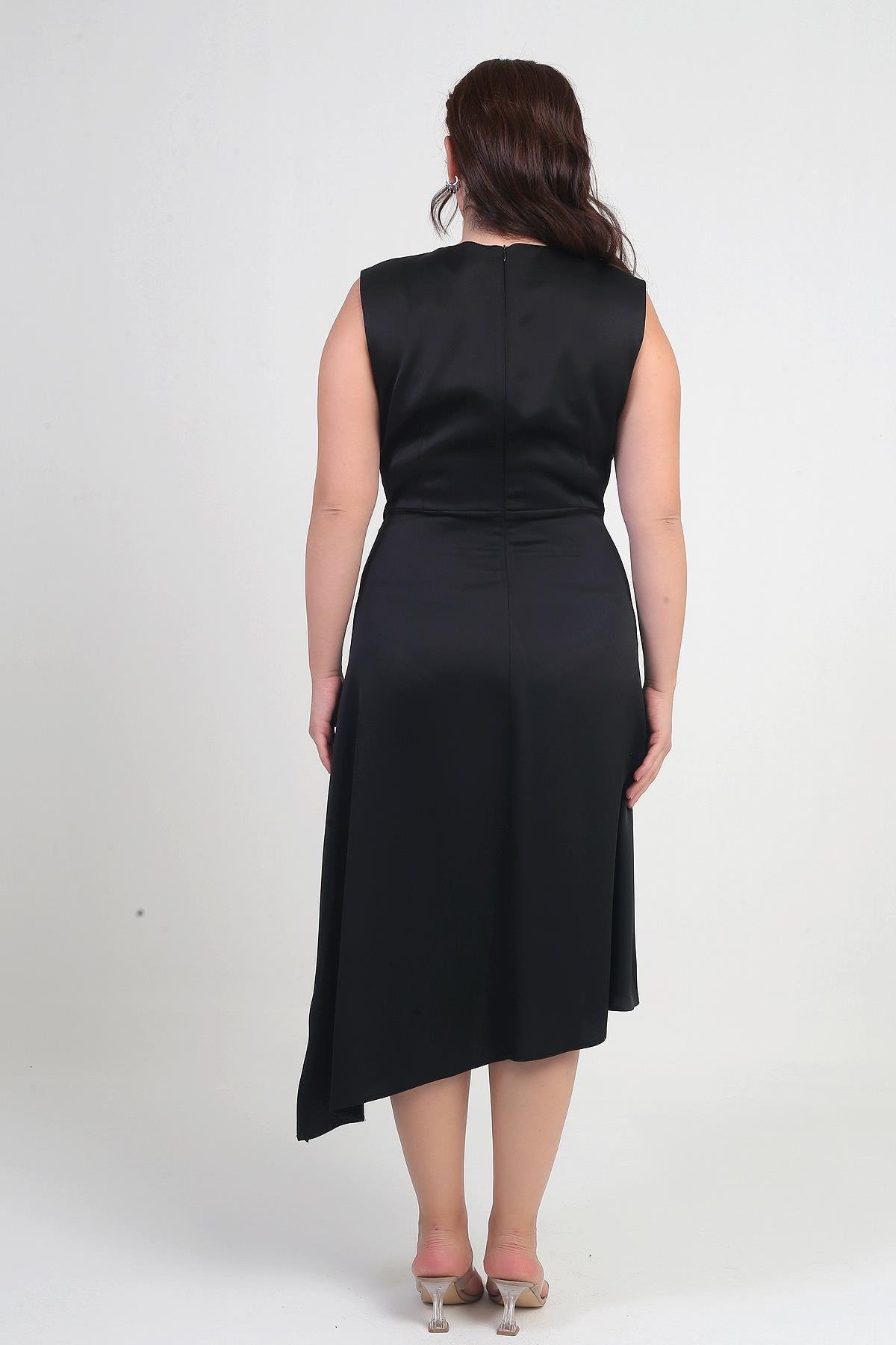 S-25Y2580028Kadın Kruvaze Yaka Düğme Detaylı Asimetrik Büyük Beden Krep Saten Elbise