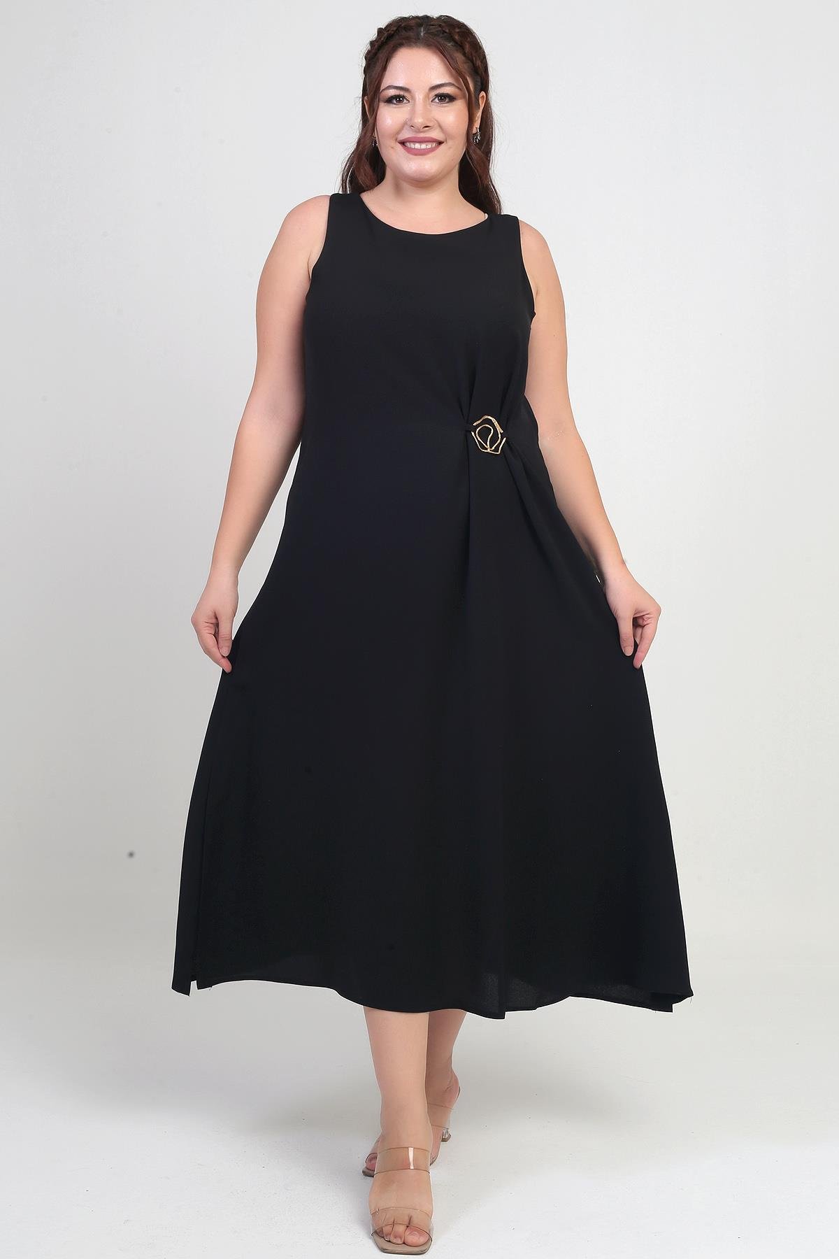 S-25Y2580037Kadın Yuvarlak Yaka Astarlı Metal Detaylı Büyük Beden Krep Midi Tasarım Elbise