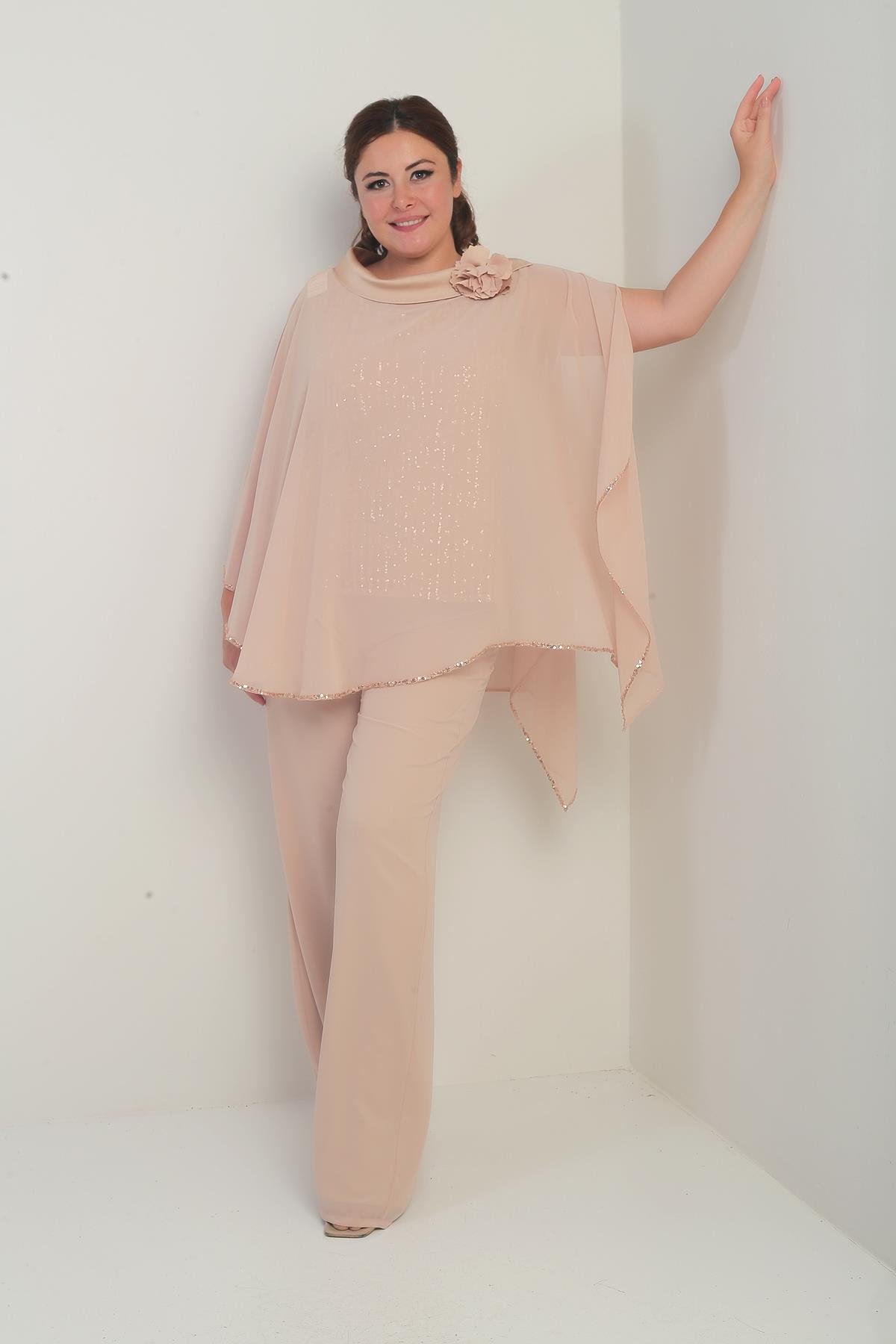 S-25Y3070004Kadın Yakası Saten Pelerin İçi Pulpayet Kolsuz Bluz Palazzo Pantolon Astarlı Büyük Beden Şifon 3'lü Takım