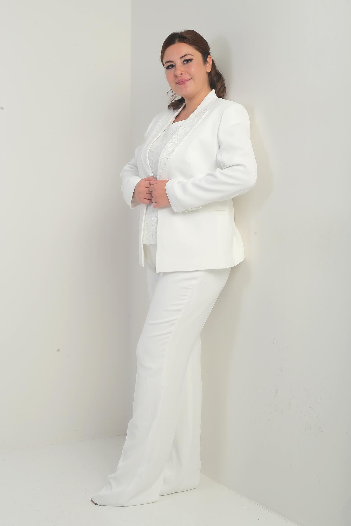 S-25Y3070005Kadın Beşgen Yaka Kolsuz Dantel Bluz Tek Düğmeli Ceket Palazzo Pantolon Astarlı Pul Detaylı Büyük Beden 3'lü Takım