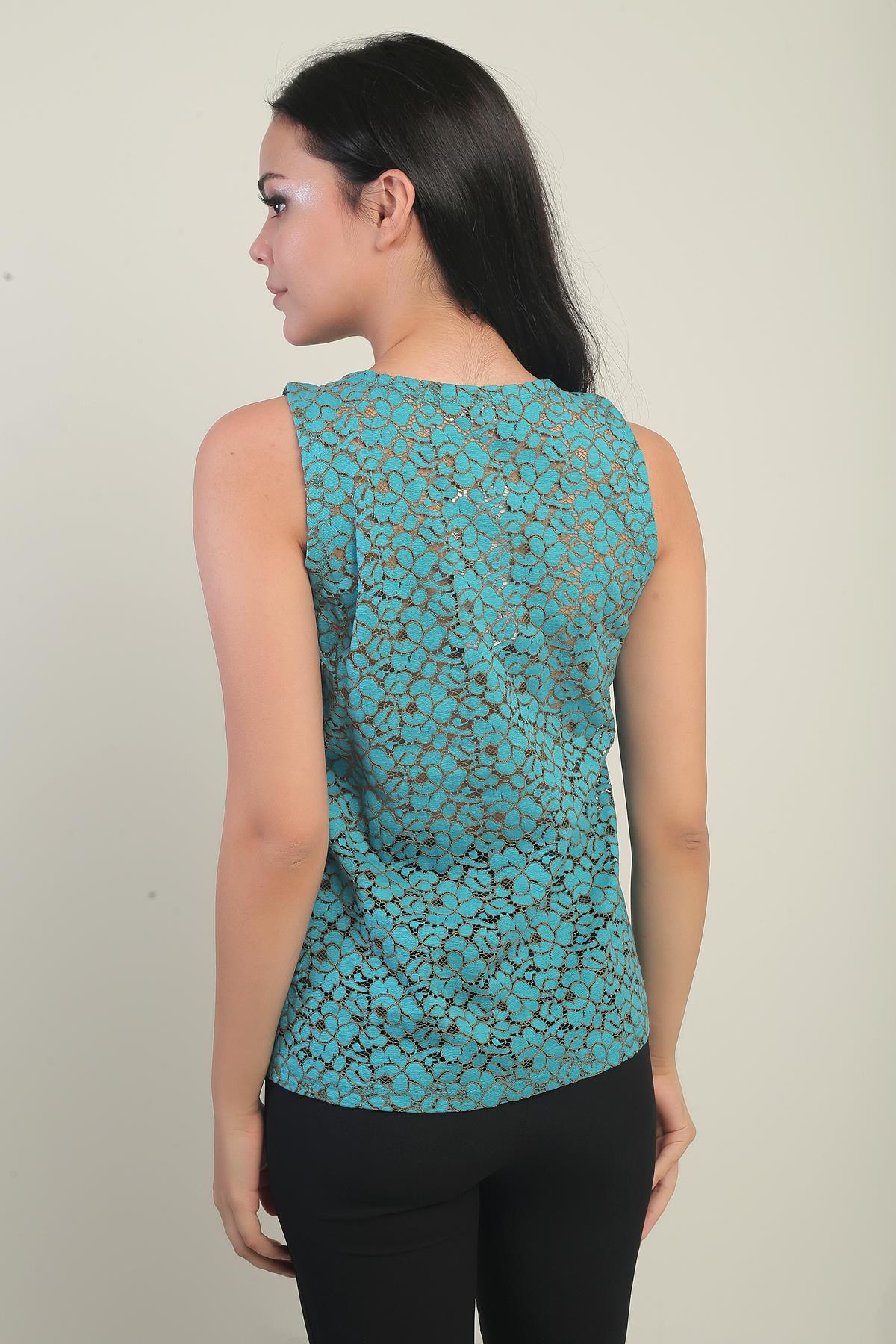 S-25Y3080001Kadın V Yaka Önü Büzgülü Çiçekli Delik İş Bluz