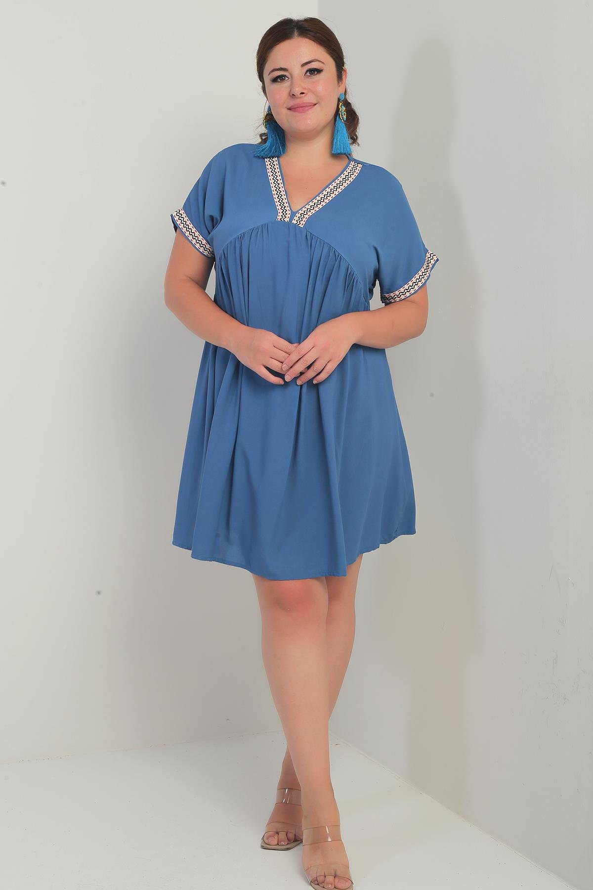 S-25Y3880008Kadın Yaka-Kol Zigzag Şerit Detaylı Büyük Beden Elbise