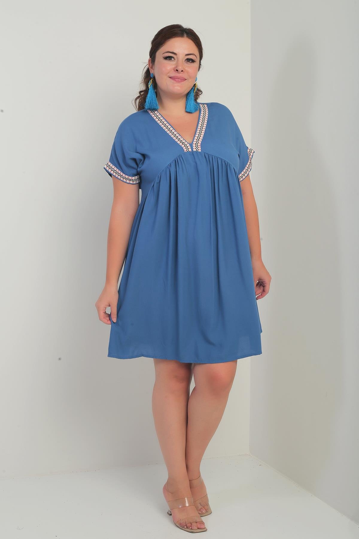 S-25Y3880008Kadın Yaka-Kol Zigzag Şerit Detaylı Büyük Beden Elbise