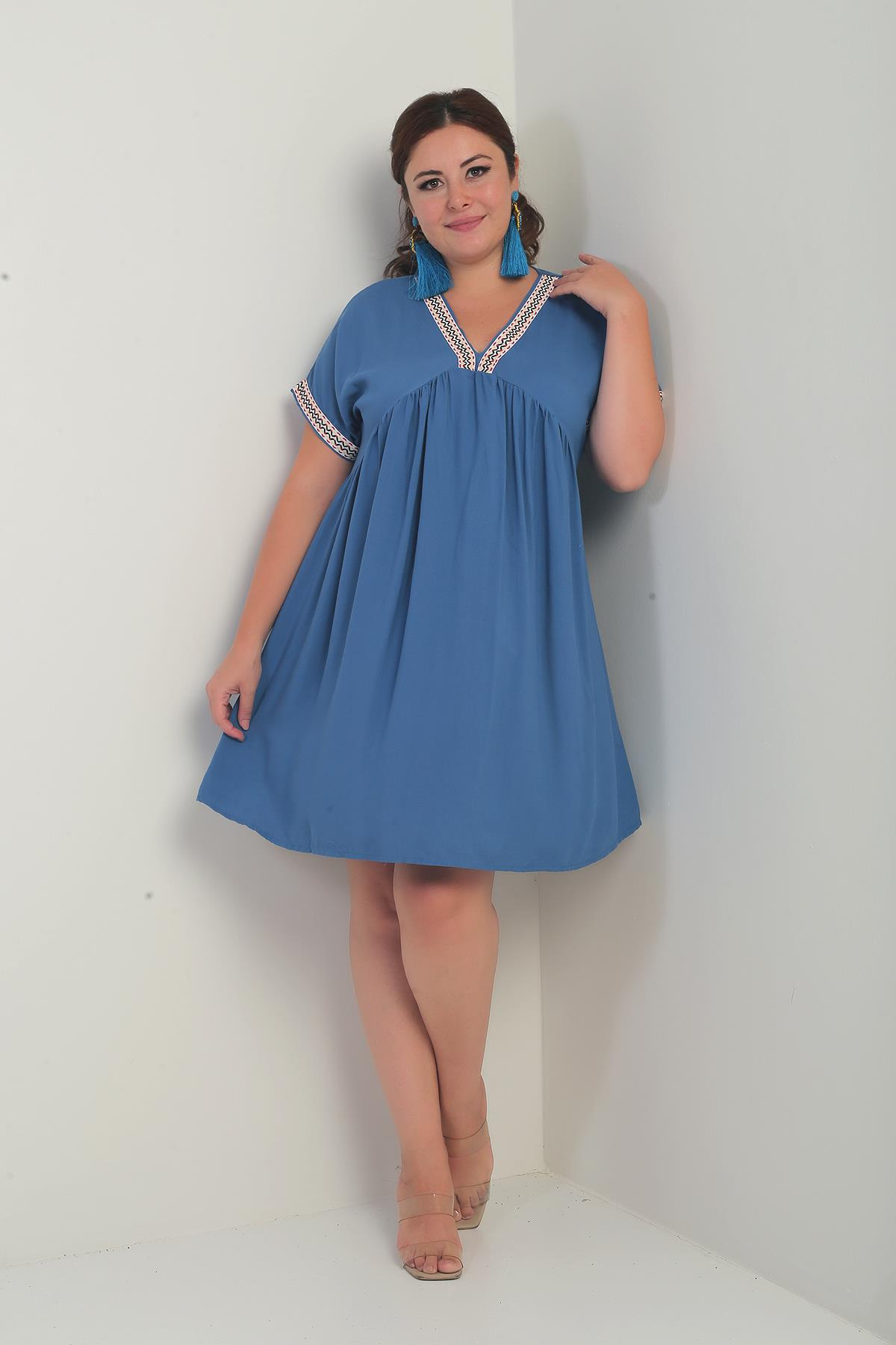 S-25Y3880008Kadın Yaka-Kol Zigzag Şerit Detaylı Büyük Beden Elbise