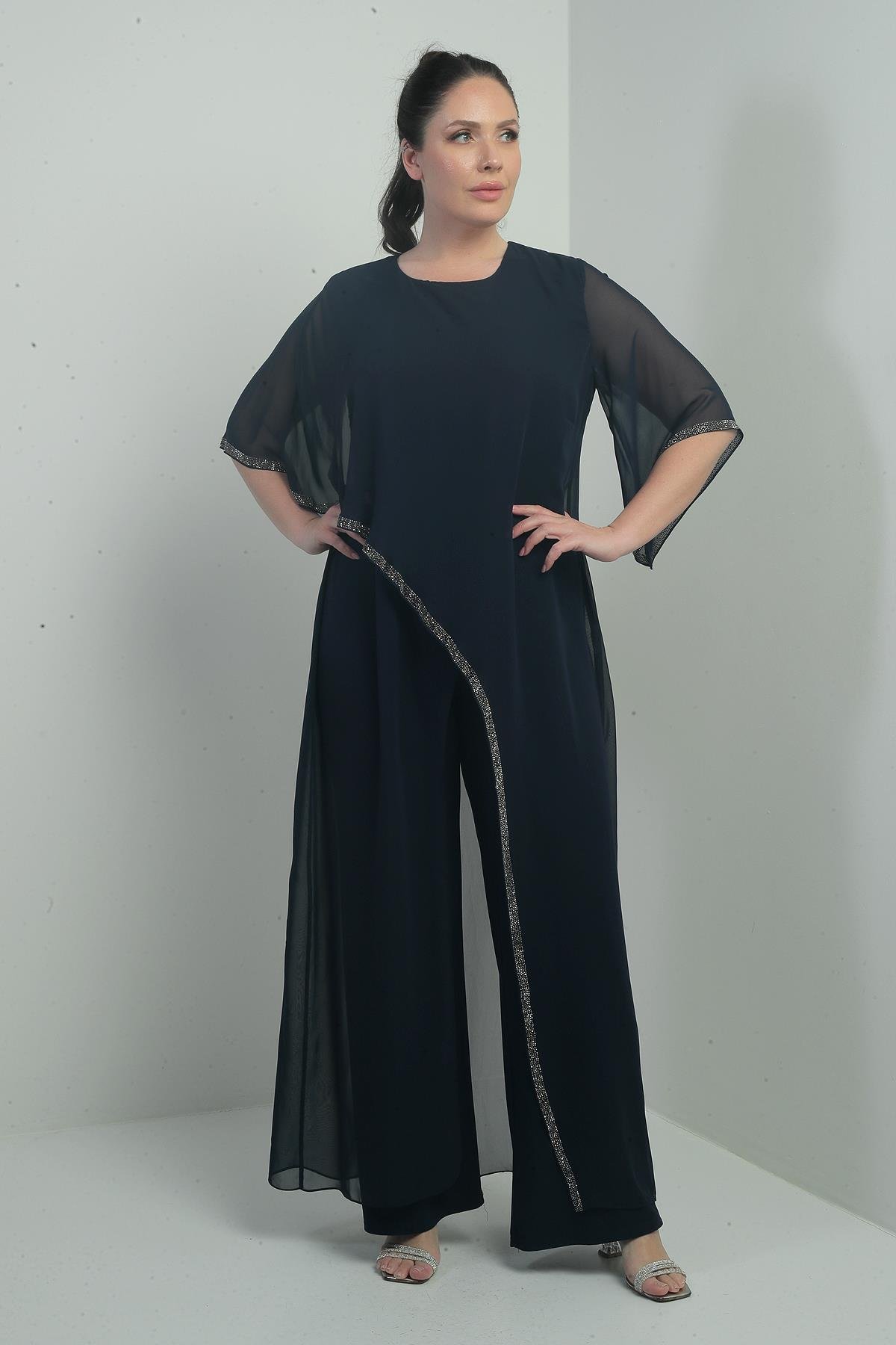 S-25Y4010003Kadın Üstü Şifon Taş Detaylı İspanyol Kollu Bol Paça Büyük Beden Likralı Tulum