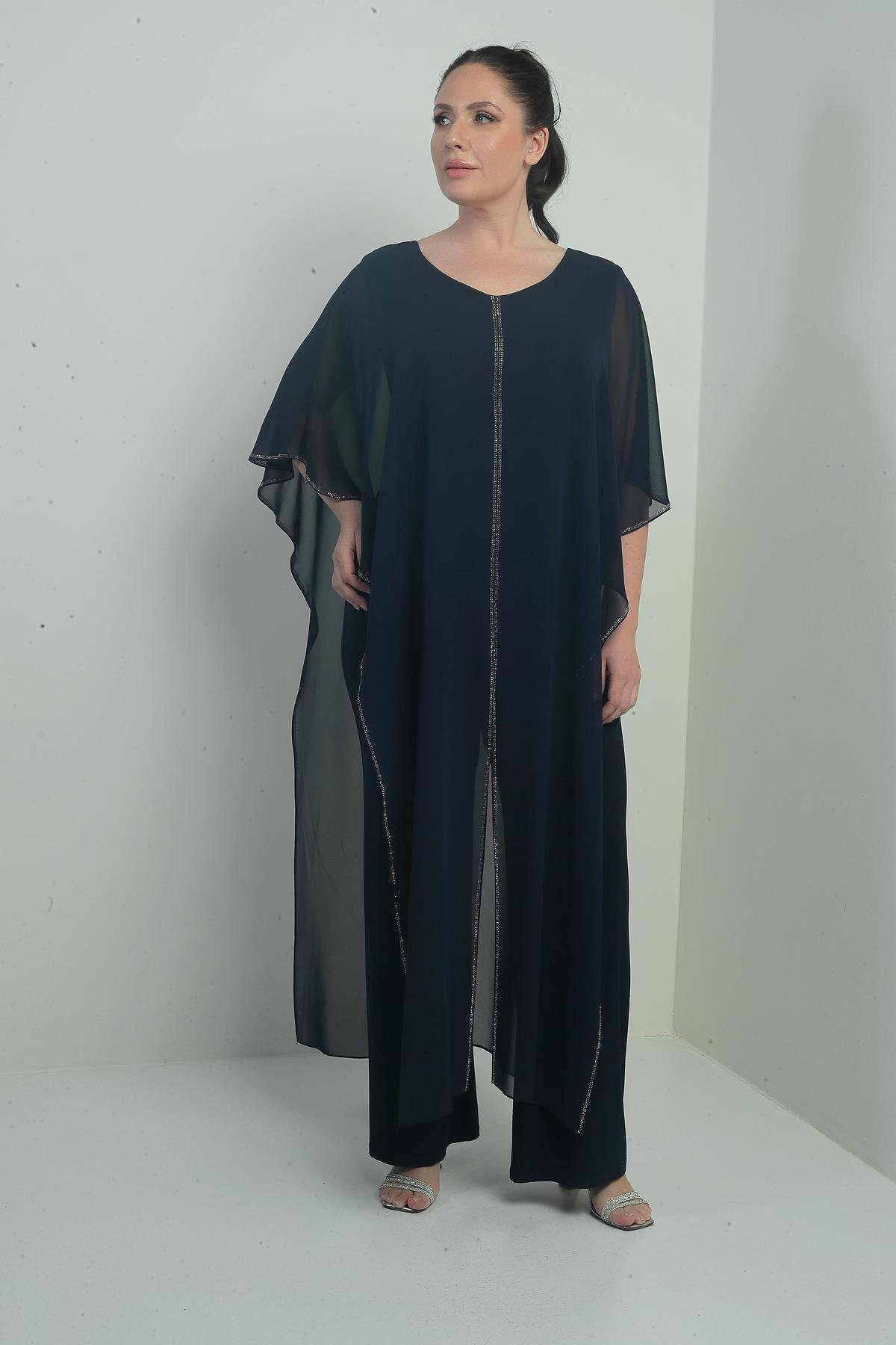 S-25Y4010004Kadın Üstü Şifon Taş Detay Pelerinli Bol Paça Likralı Büyük Beden Tulum