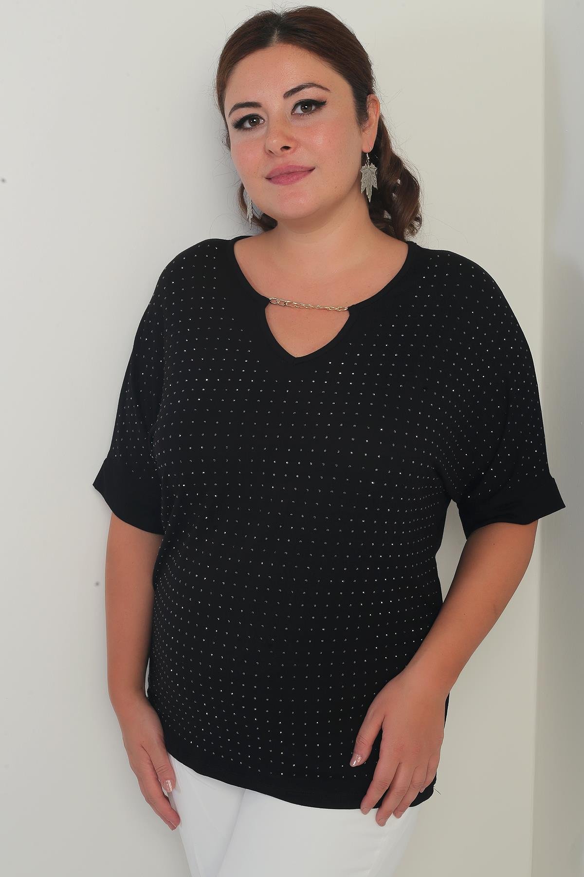 S-25Y4170003Kadın Yakası Zincirli Kısa Yarasa Kollu Taşlı Likralı Büyük Beden Bluz